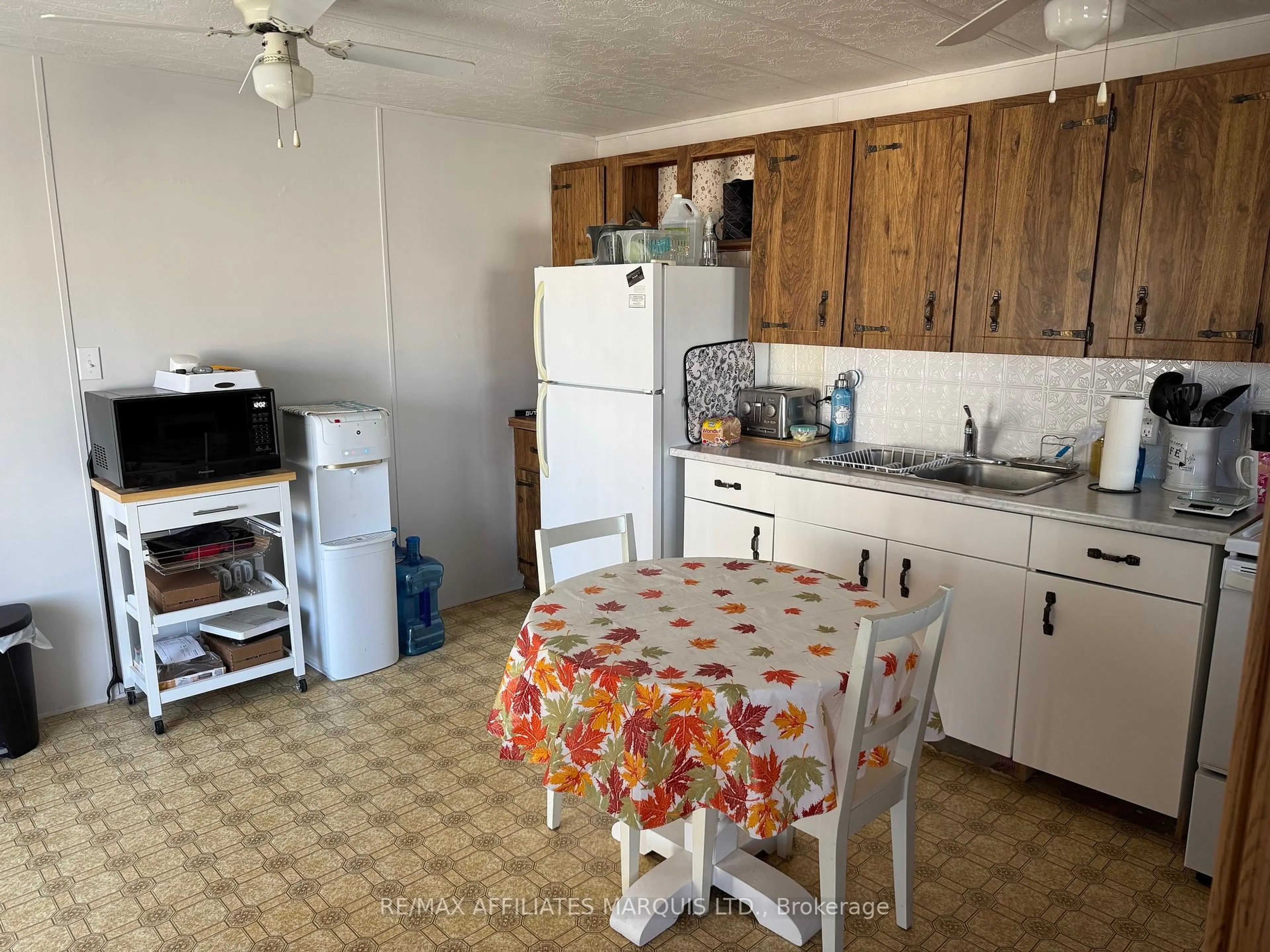 Standard kitchen, unknown for 25 County Road 31 Rd ##24, South Dundas Ontario K0C 1X0