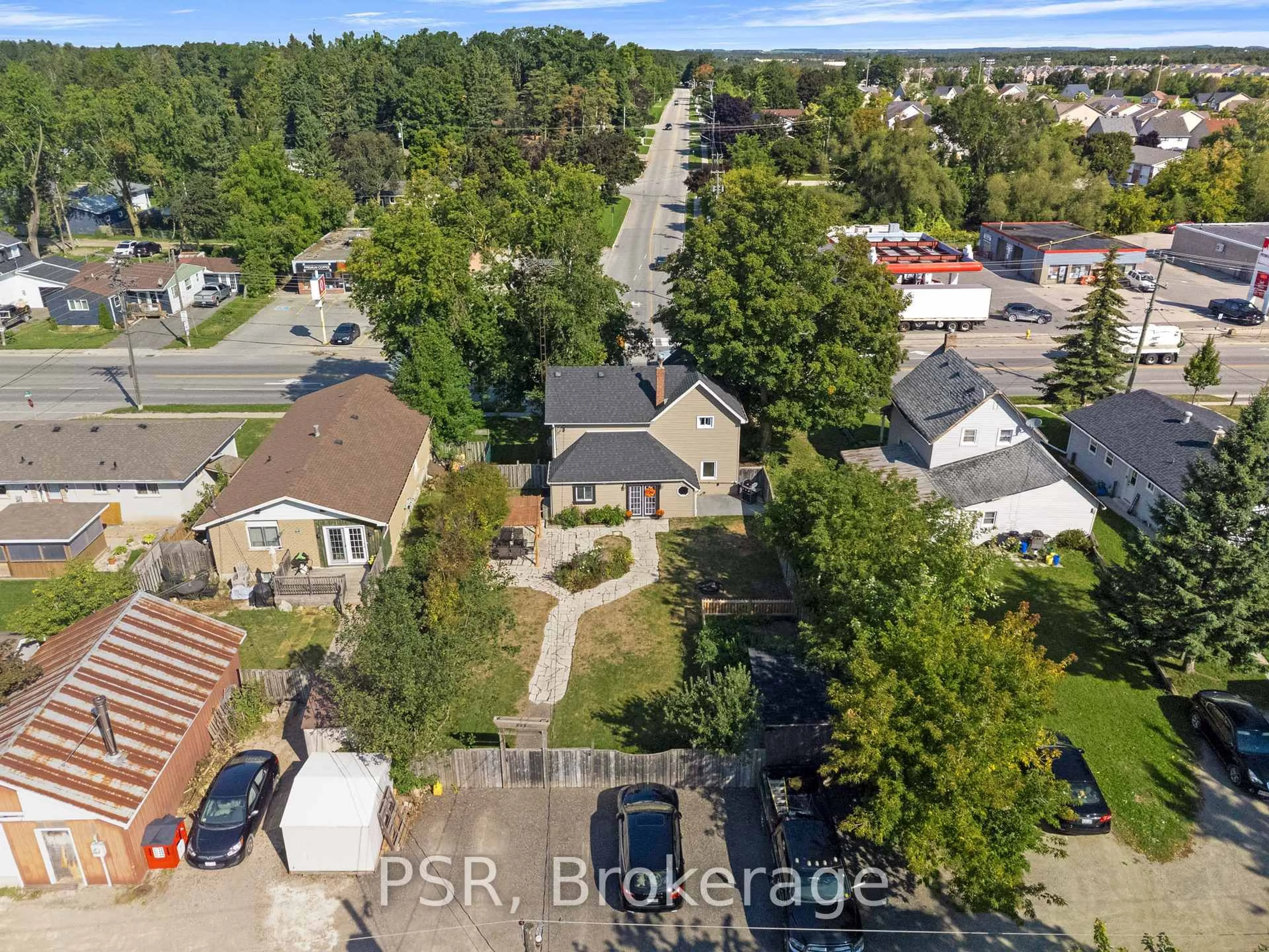 A pic from outside/outdoor area/front of a property/back of a property/a pic from drone, street for 505 Main St, Shelburne Ontario L9V 2Z1