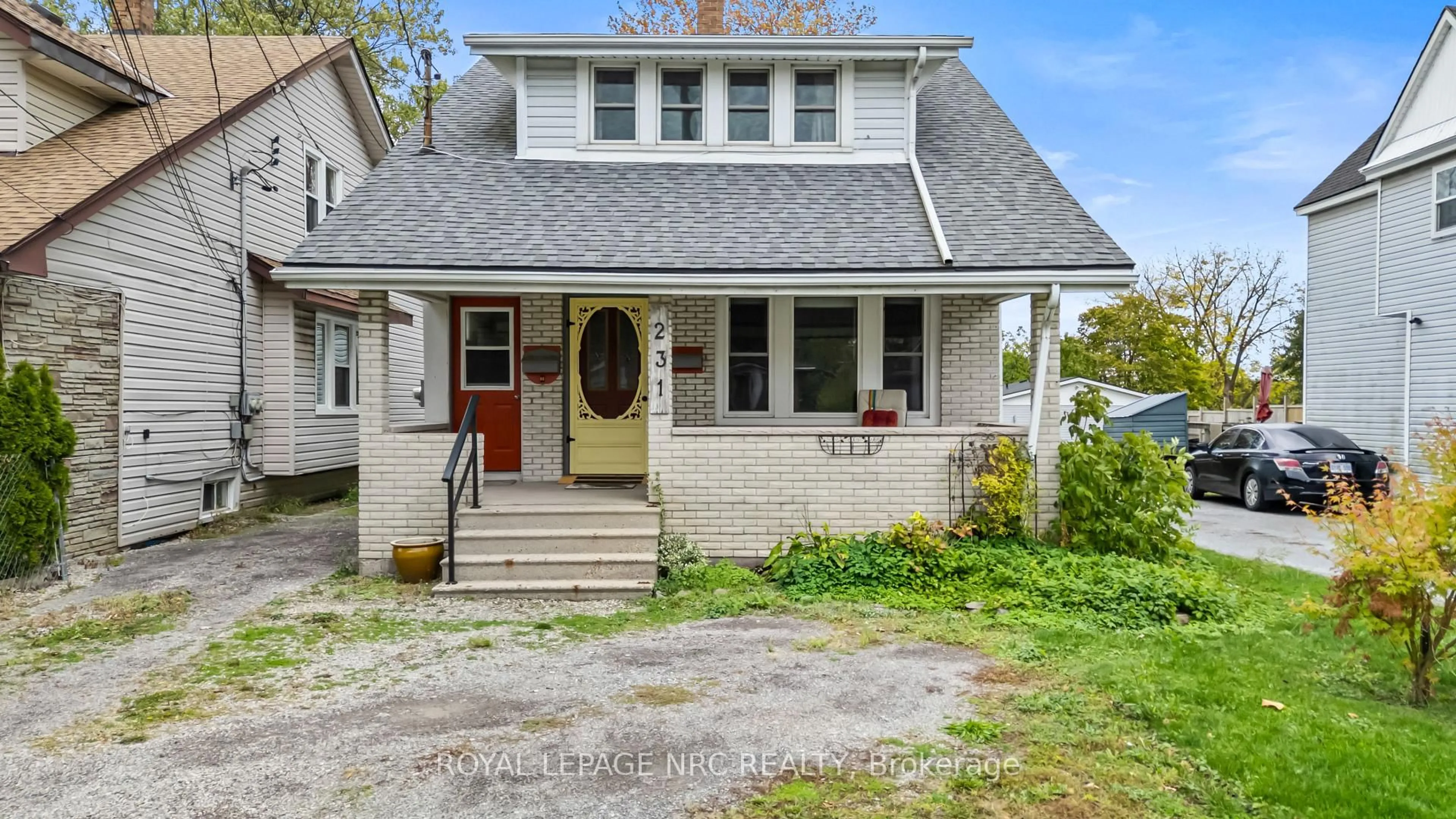 Home with vinyl exterior material, street for 231 STANTON St, Fort Erie Ontario L2A 3N8