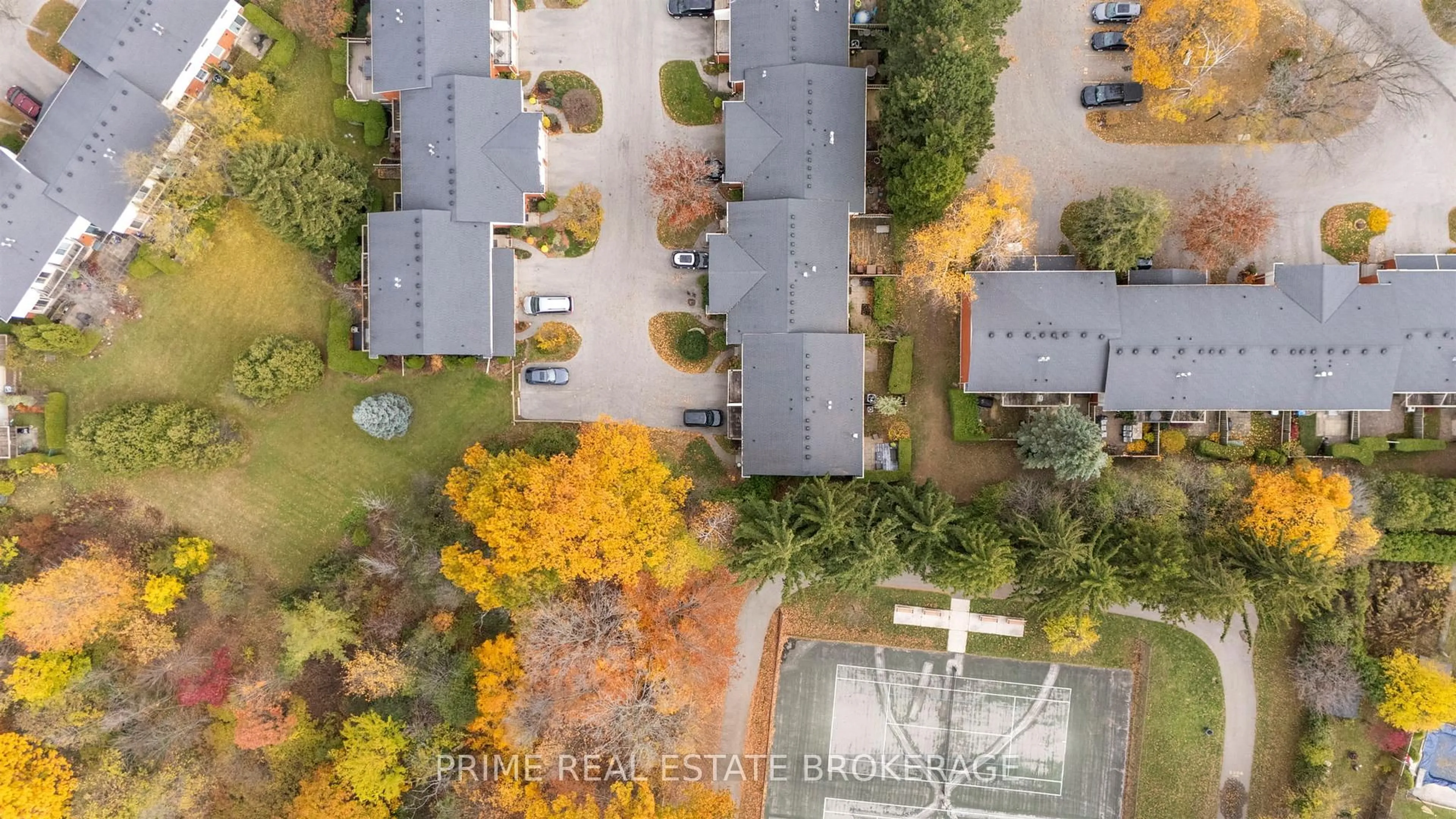 A pic from outside/outdoor area/front of a property/back of a property/a pic from drone, unknown for 414 Wilkins St, London South Ontario N6C 5B2