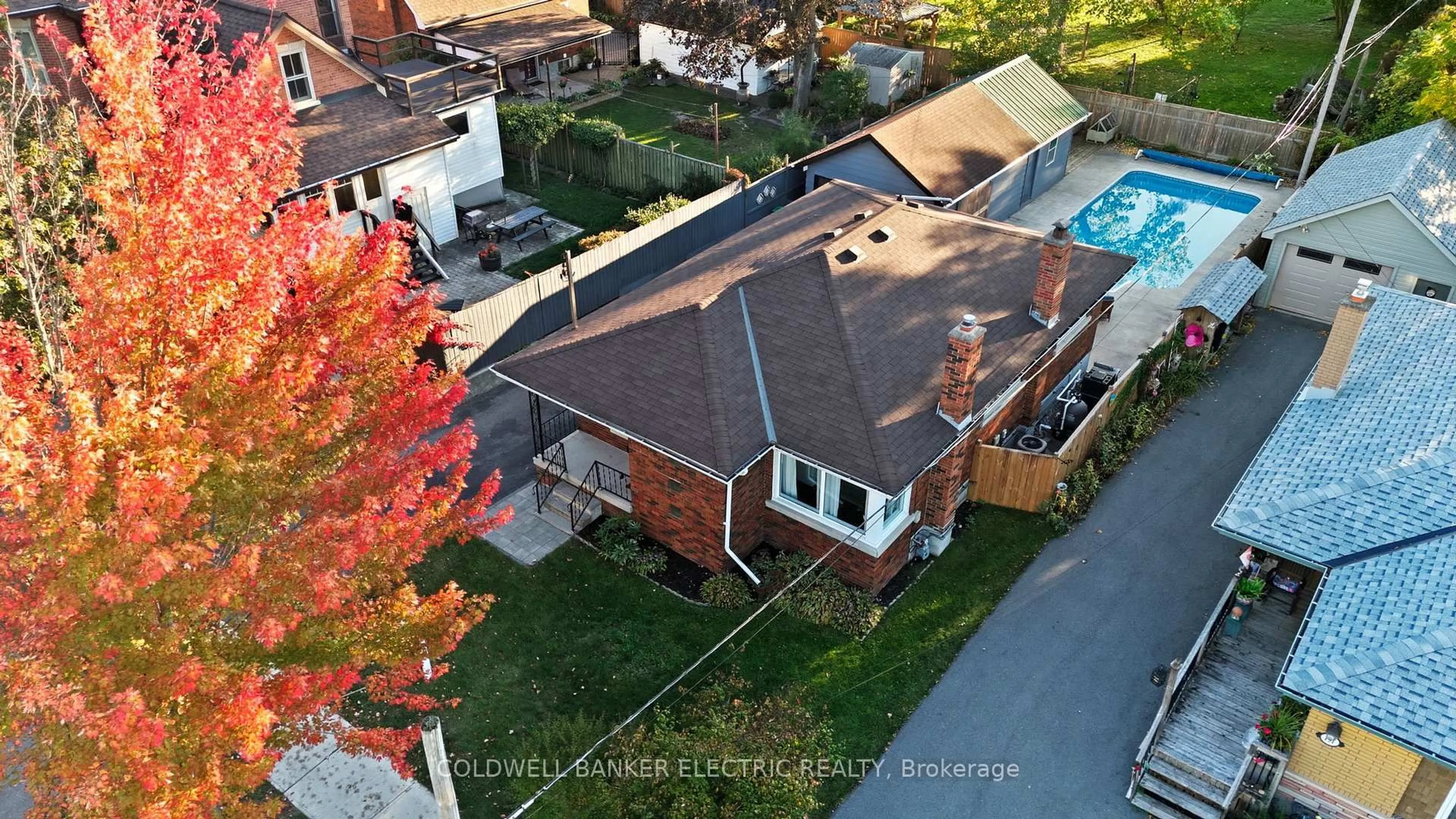 A pic from outside/outdoor area/front of a property/back of a property/a pic from drone, street for 193 Benson Ave, Peterborough Ontario K9H 5Y6