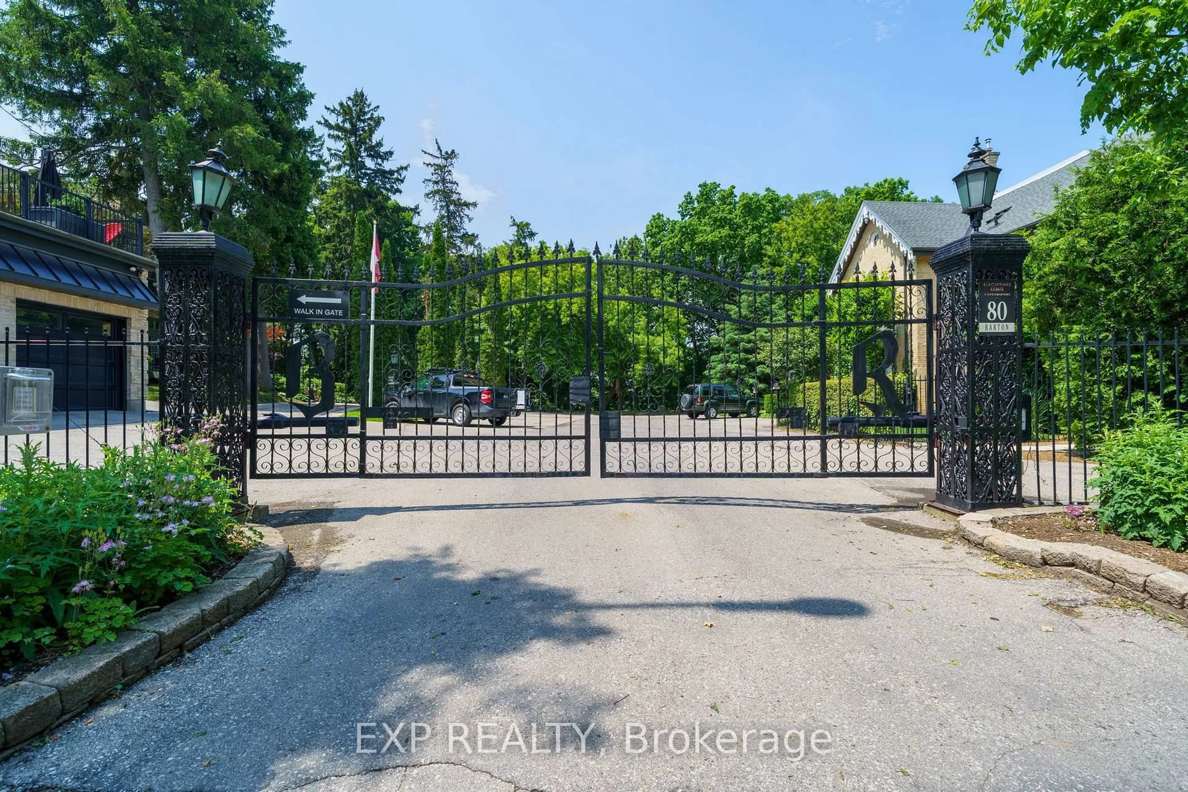 Indoor entryway for 80 Barton St #3, London East Ontario N6A 1N2