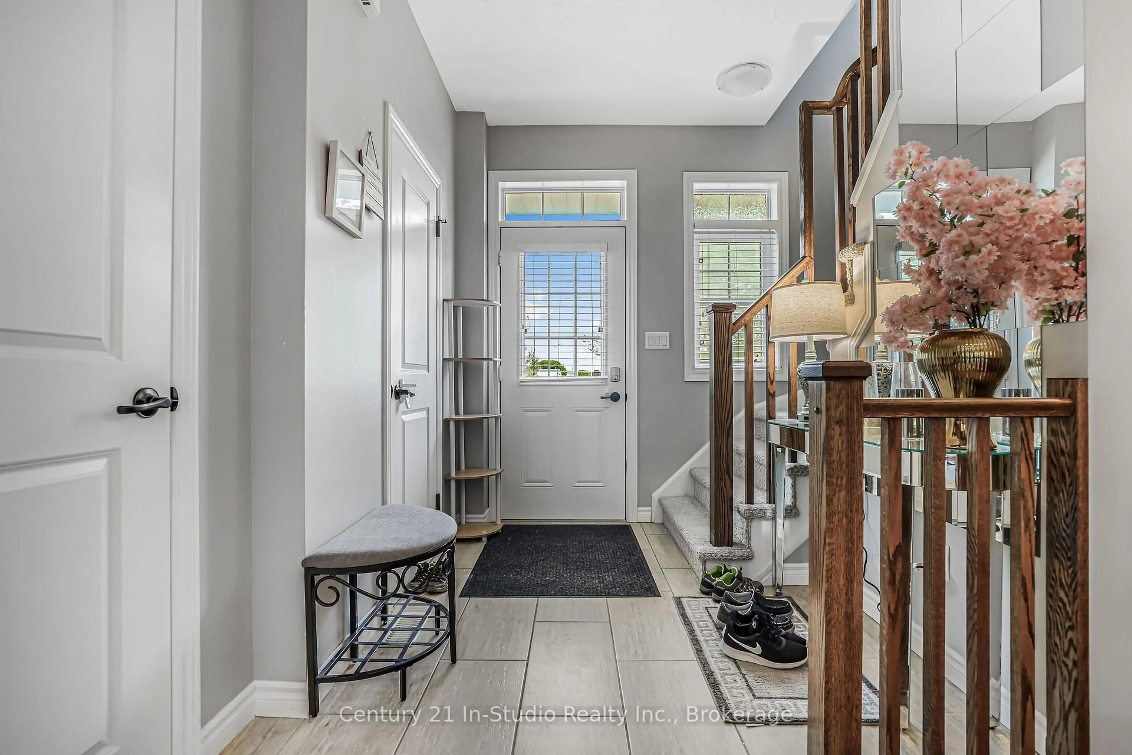 Indoor entryway for 935 Goderich St #16, Saugeen Shores Ontario N0H 2C3