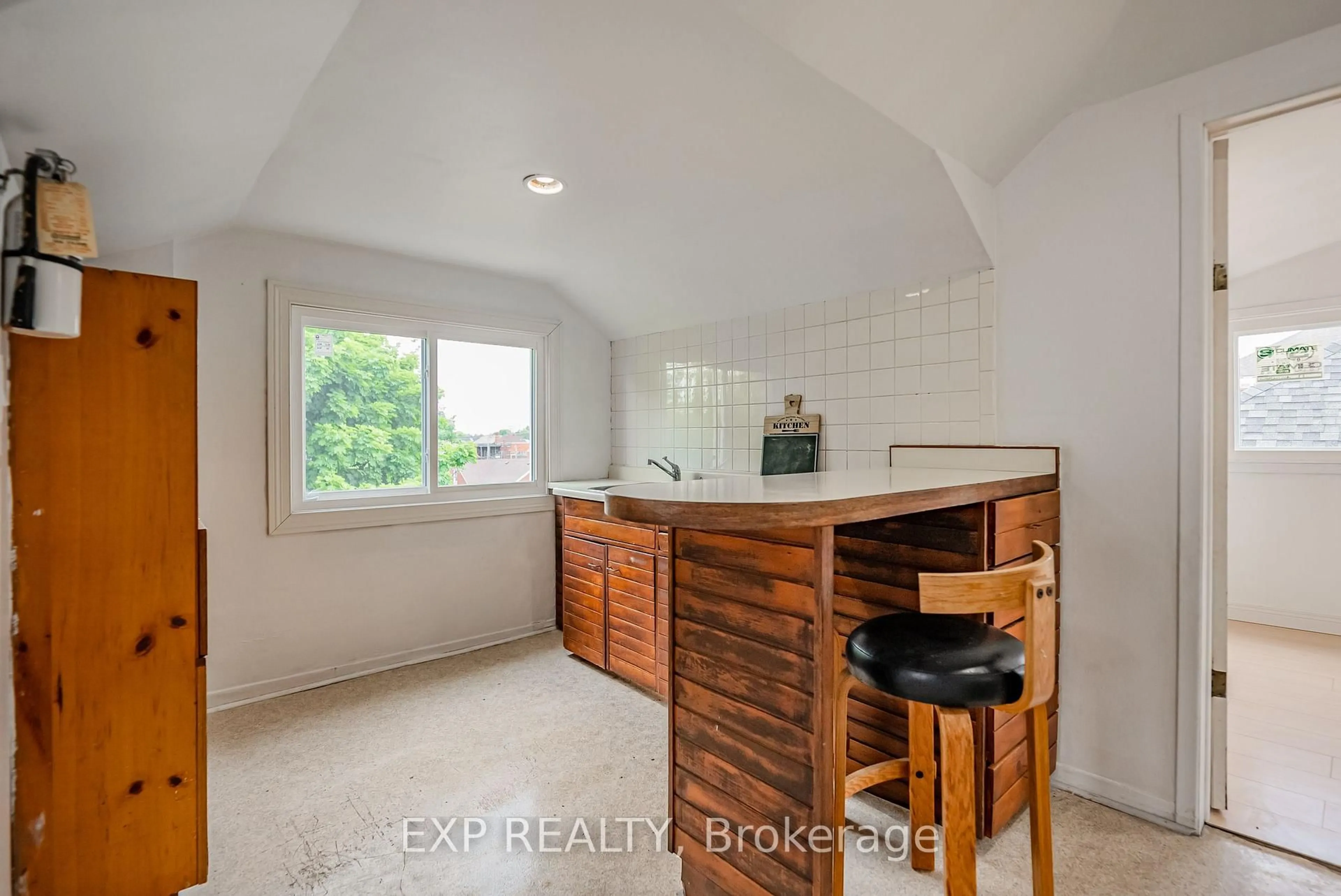 Unknown for 4865 ARMOURY St, Niagara Falls Ontario L2E 1S9