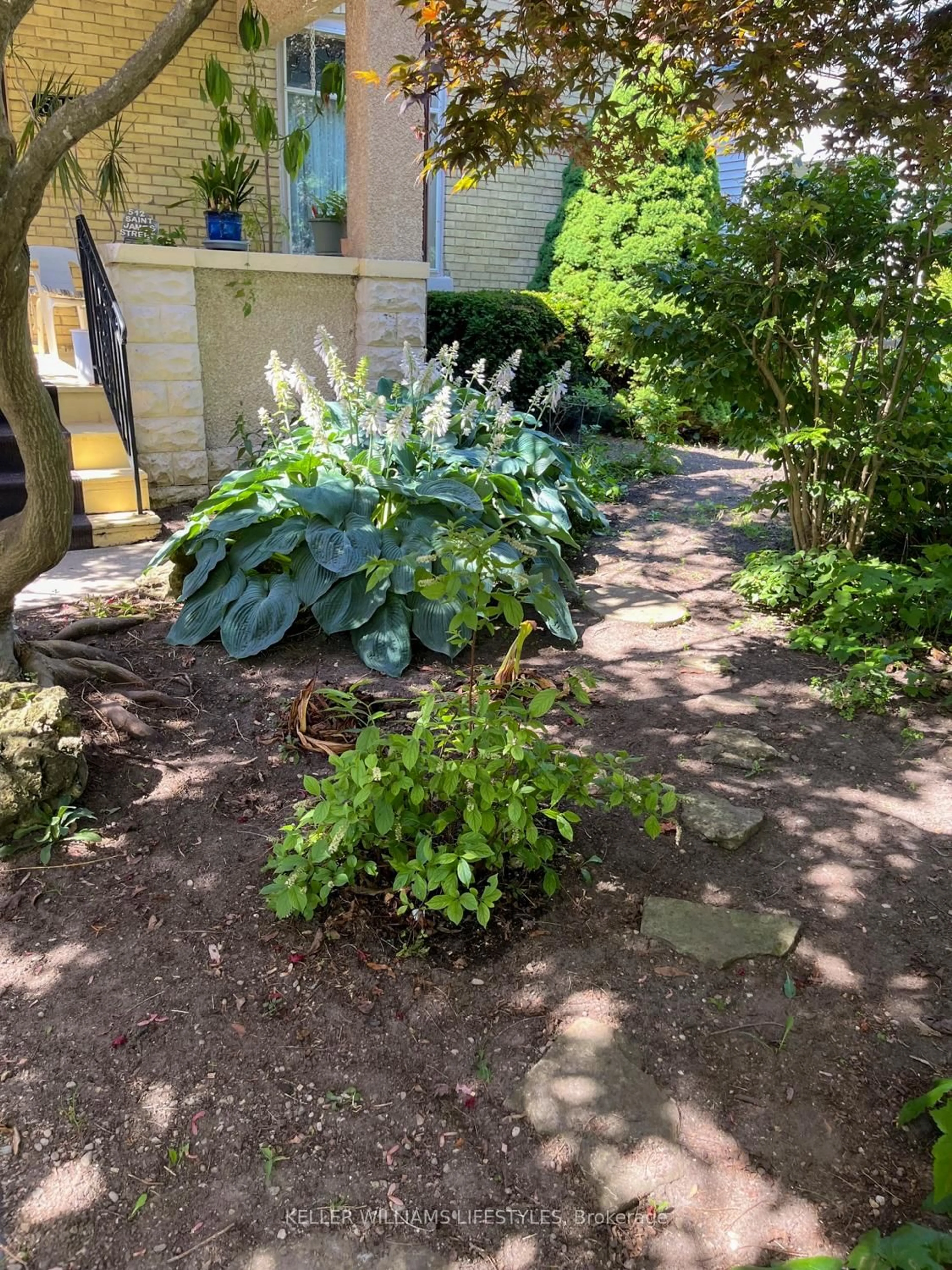 Unknown for 512 St James St, London East Ontario N5Y 3P3