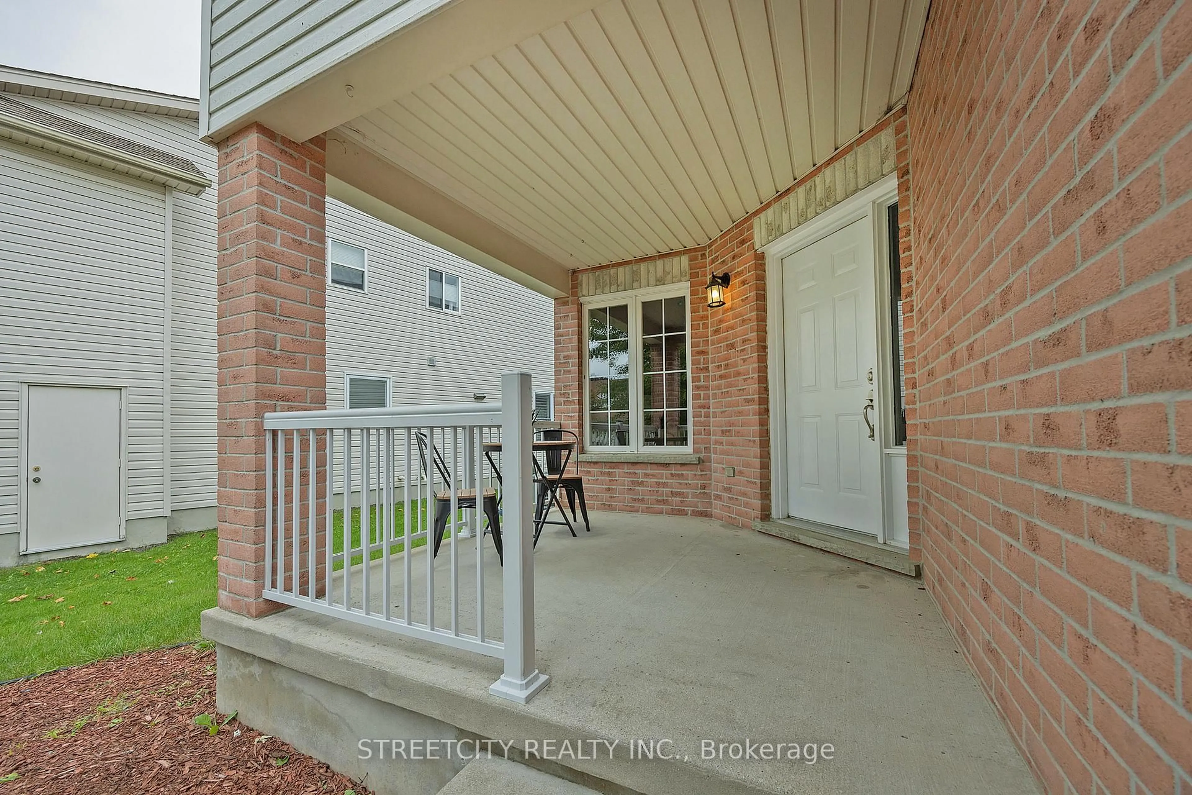 Unknown for 808 GUILDWOOD Blvd, London North Ontario N6H 5G2