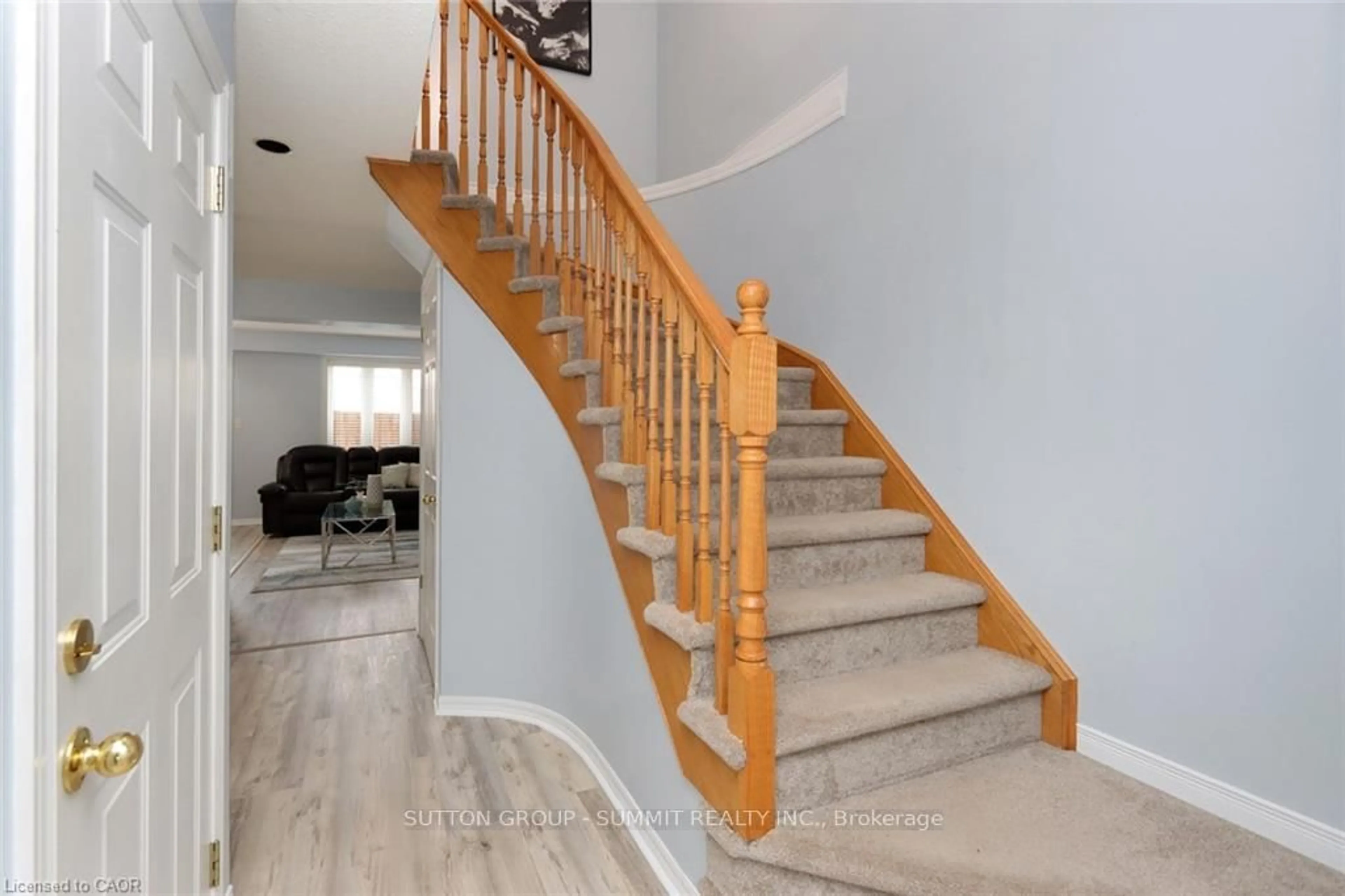 Stairs for 1771 Upper Wentworth St #25, Hamilton Ontario L9B 2Y2