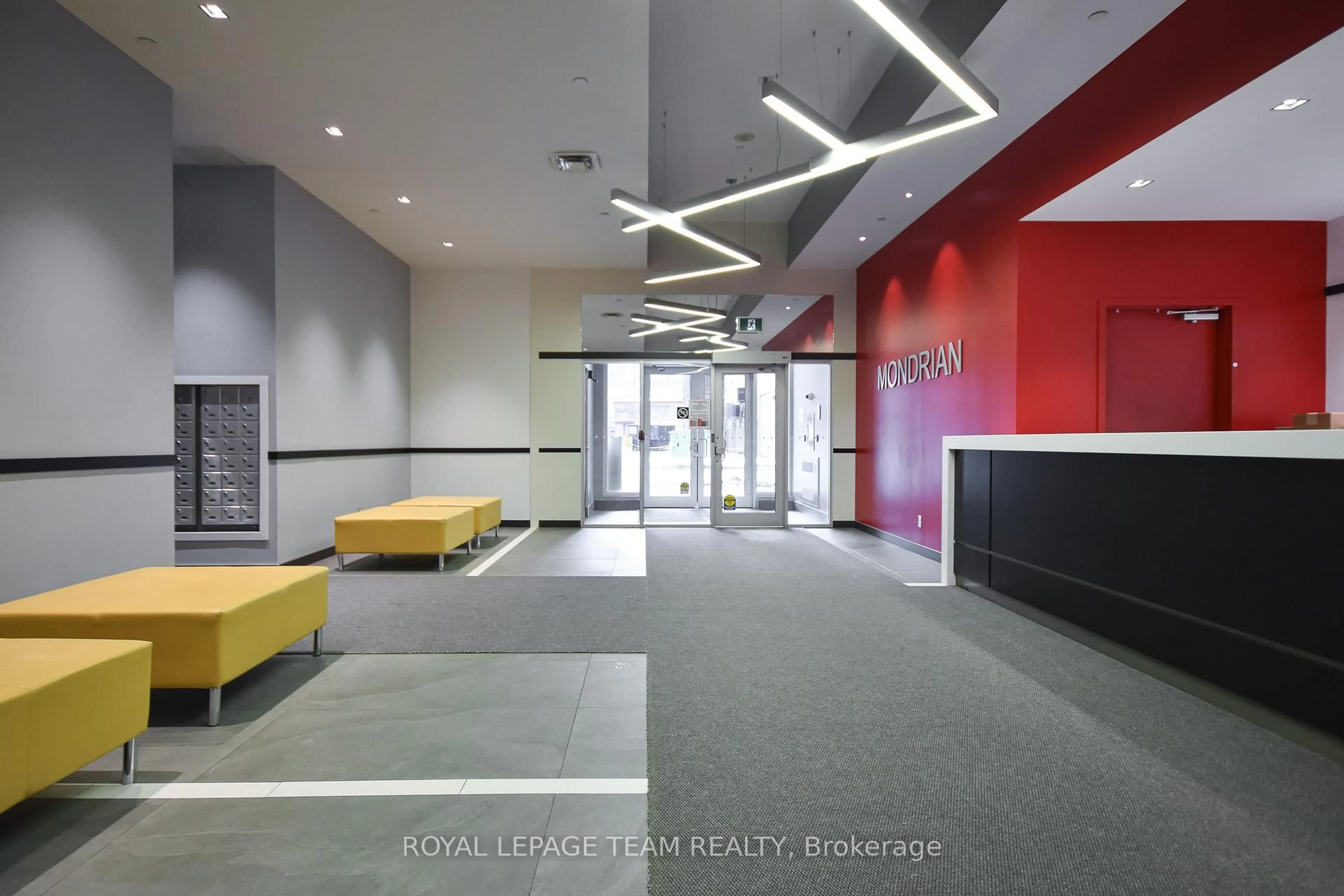 Indoor foyer for 324 Laurier Ave #1206, Ottawa Ontario K1P 0A4