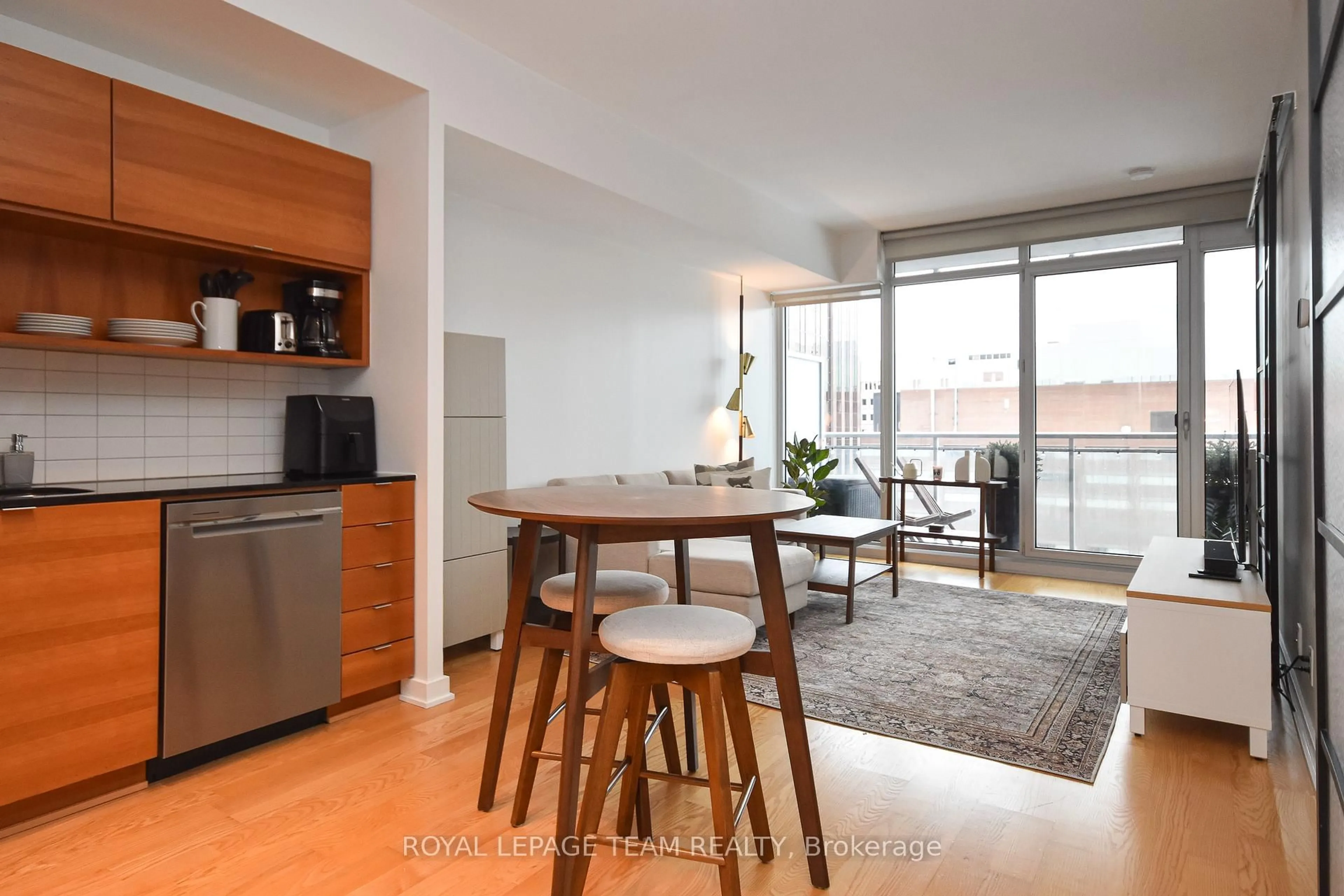 Unknown for 324 Laurier Ave #1206, Ottawa Ontario K1P 0A4