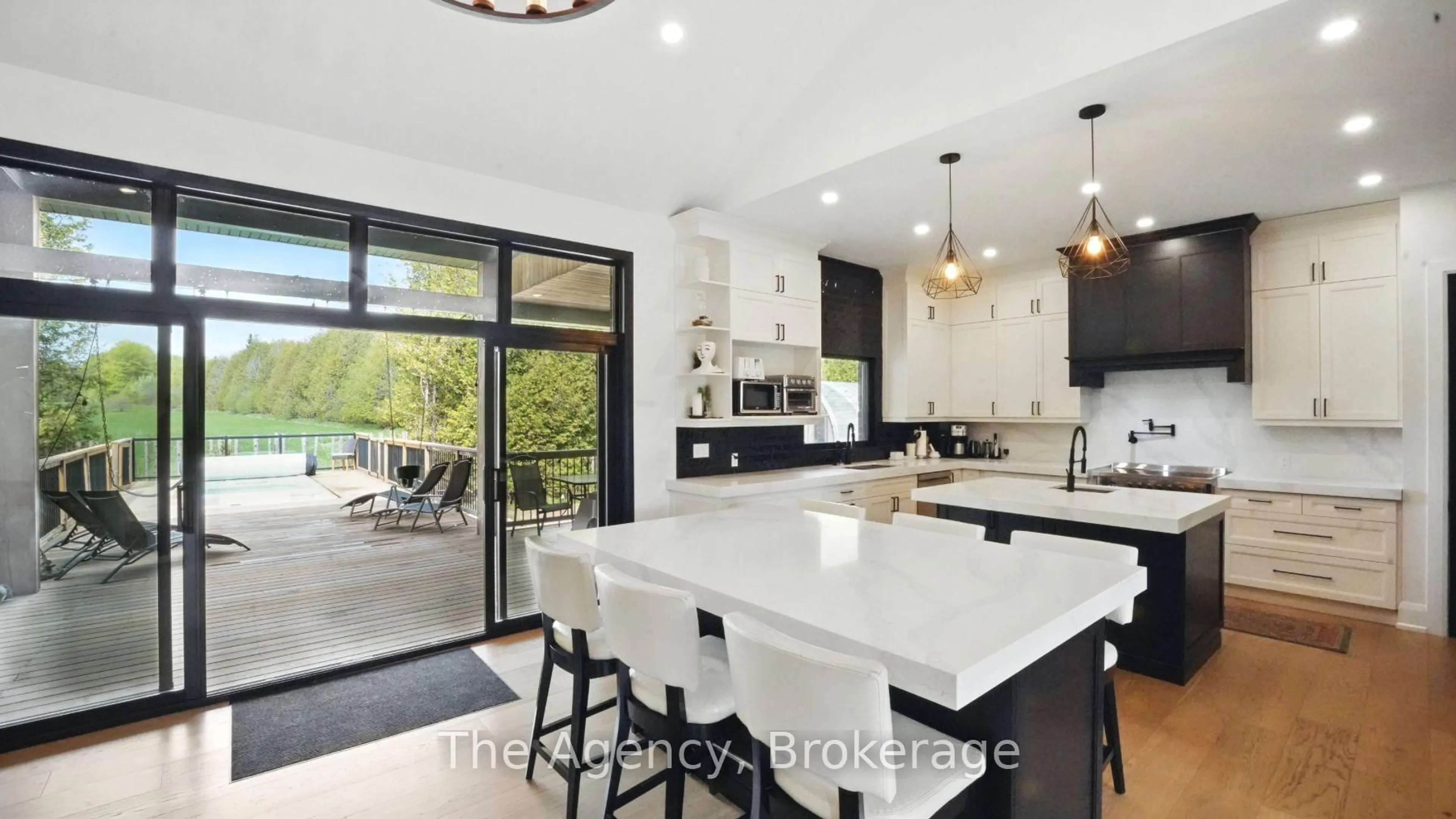 Contemporary kitchen, ceramic/tile floor for 634060 Highway 10 Highway, Mono Ontario L9W 5P4