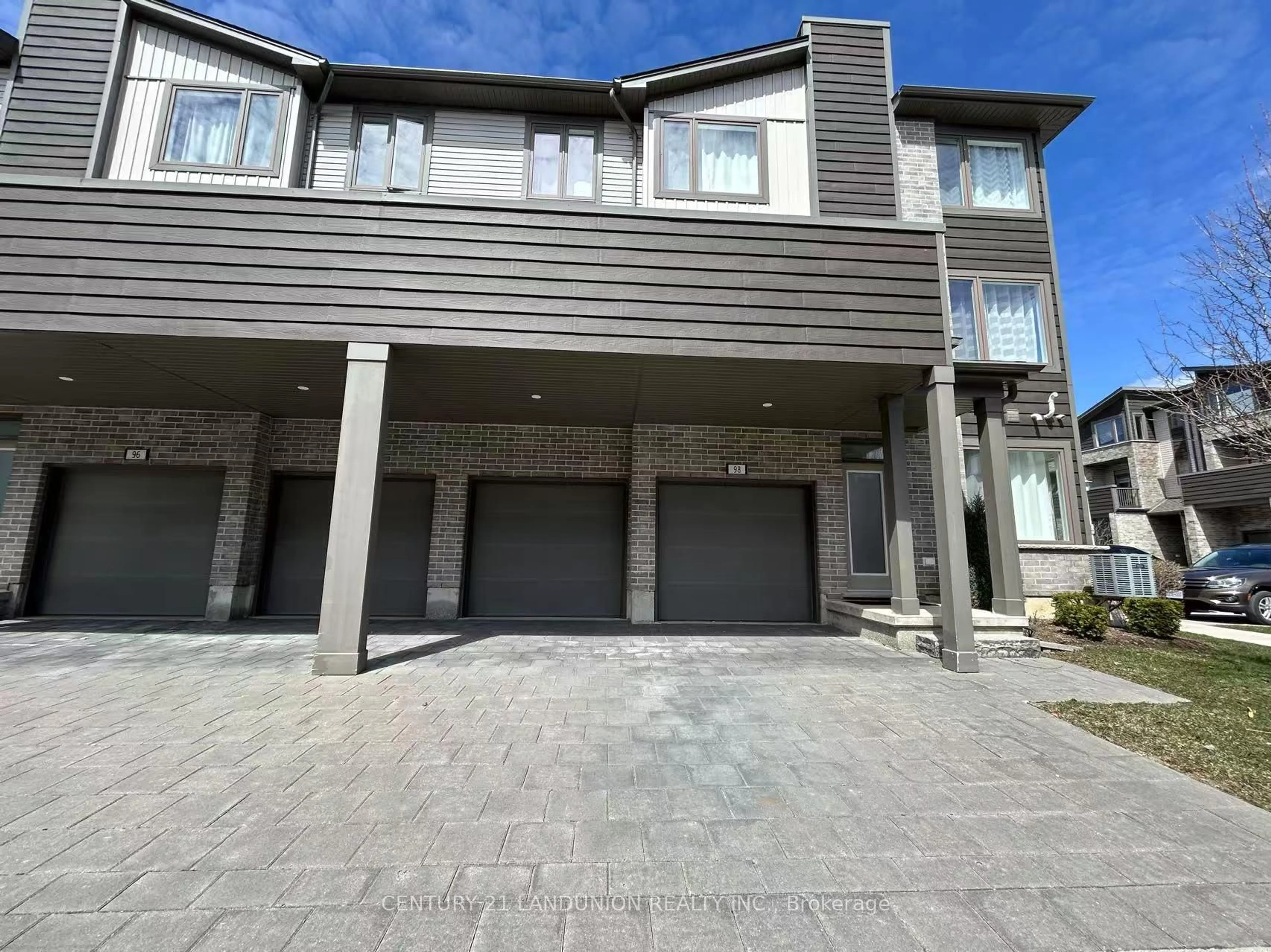 Unknown for 1960 Dalmagarry Rd #98, London North Ontario N6G 0T8