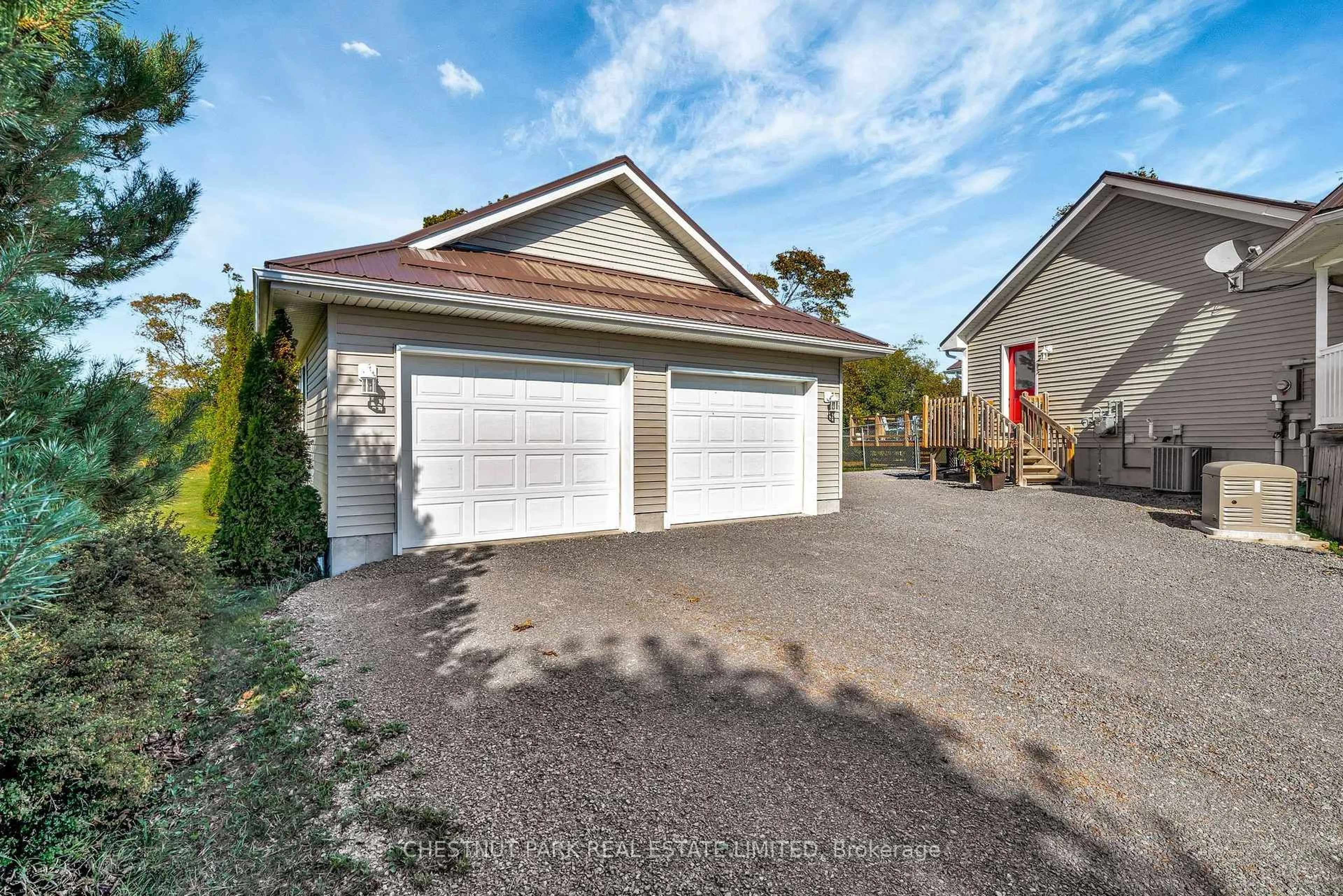 Indoor garage for 28 Huycks Point Rd, Prince Edward County Ontario K0K 3L0