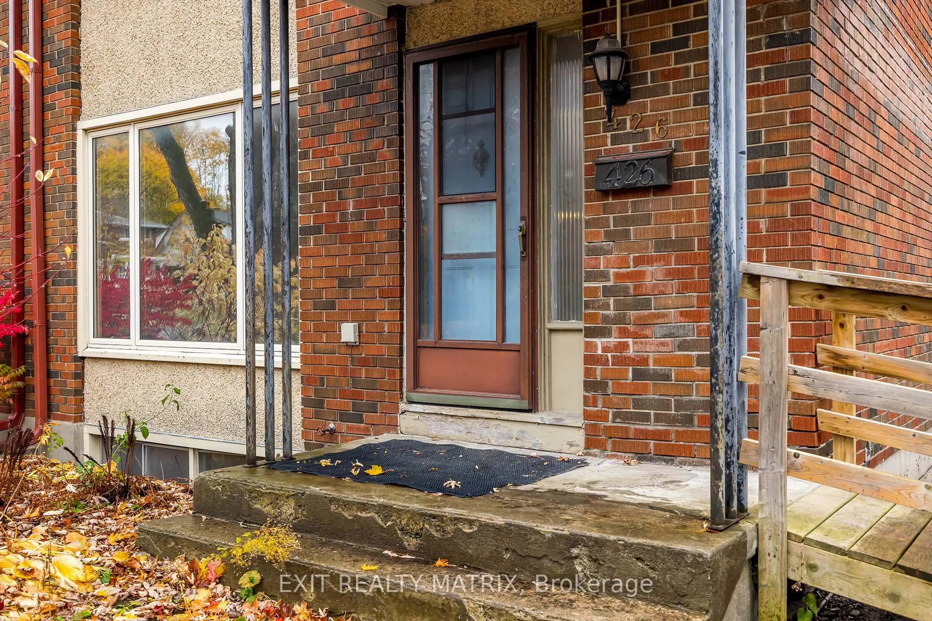 Unknown for 426 Apple Tree Lane, Ottawa Ontario K1K 2R6