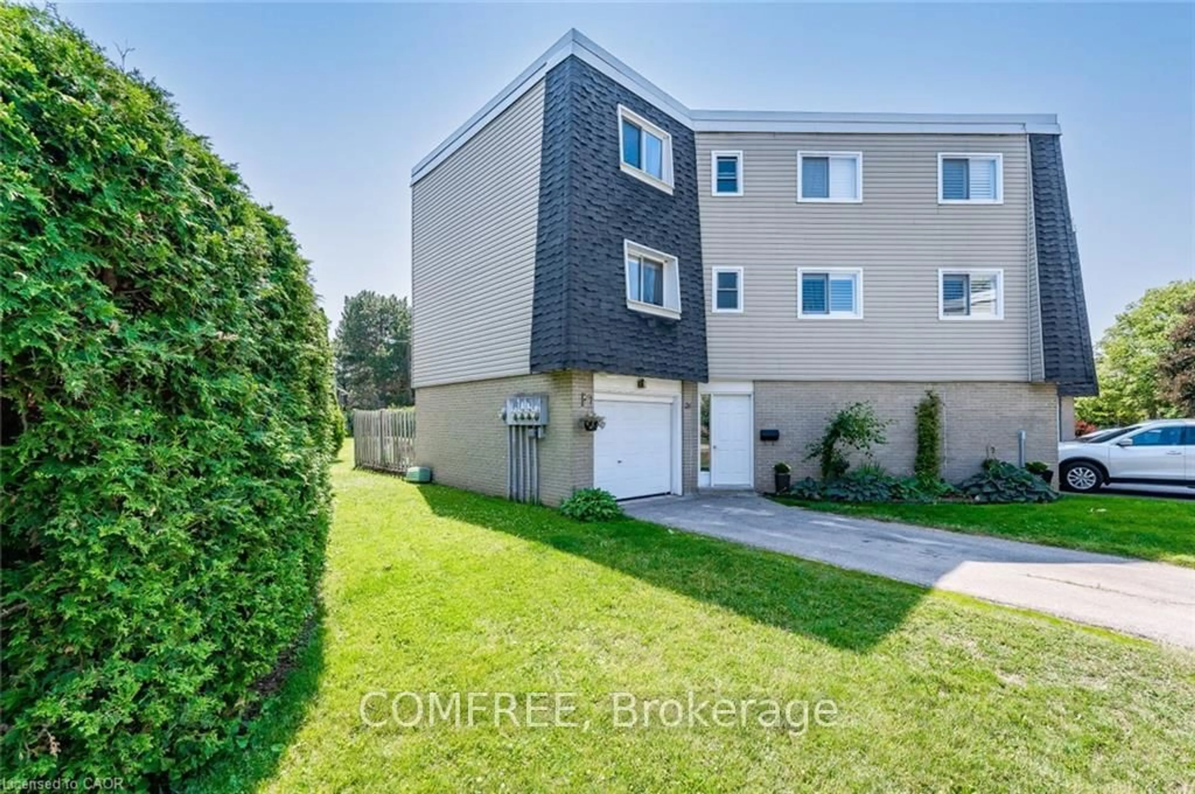 A pic from outside/outdoor area/front of a property/back of a property/a pic from drone, street for 60 Elmsdale Dr #26, Kitchener Ontario N2E 2G4