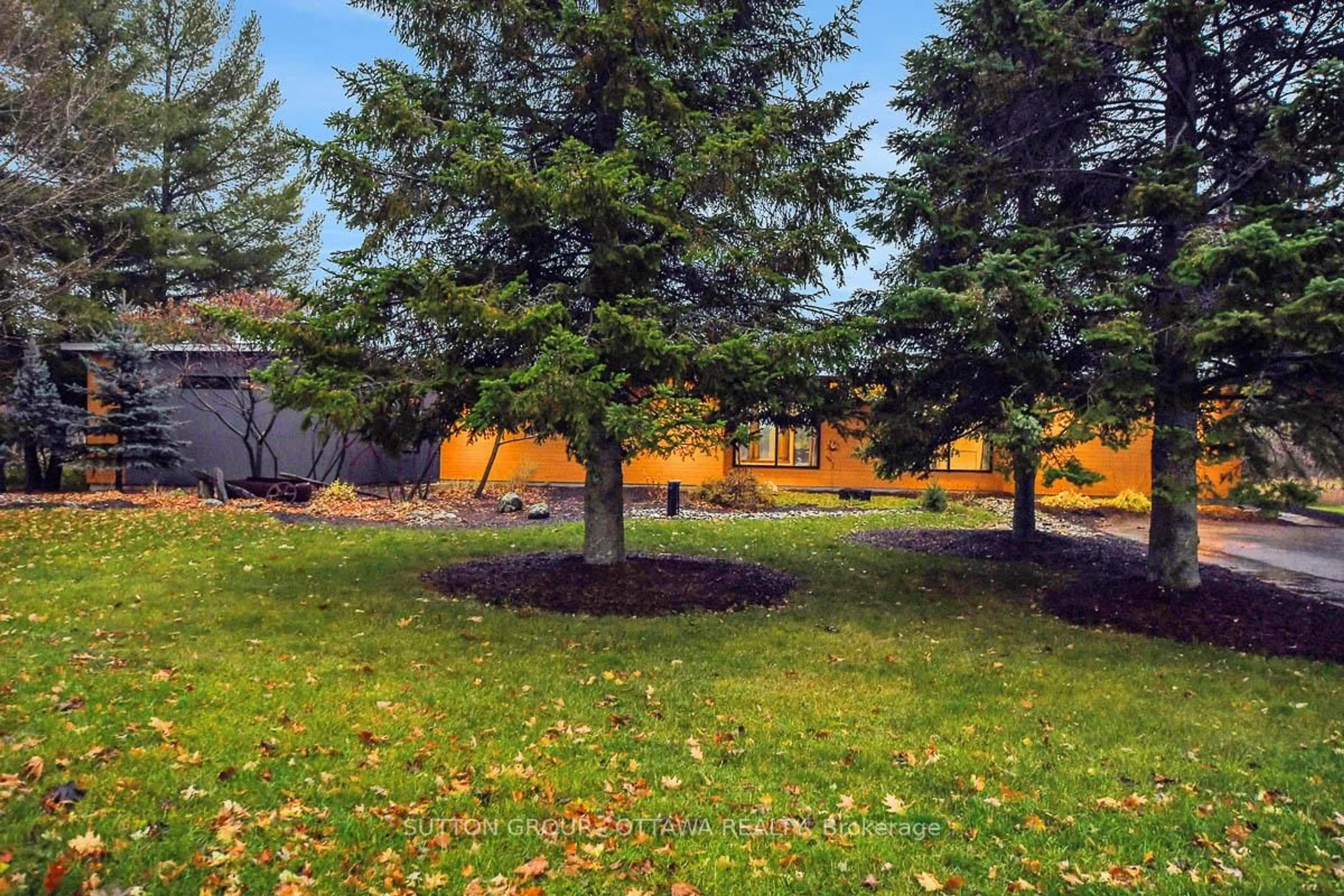 Patio, forest/trees view for 7844 Bleeks Rd, Ashton Ontario K0A 1B0