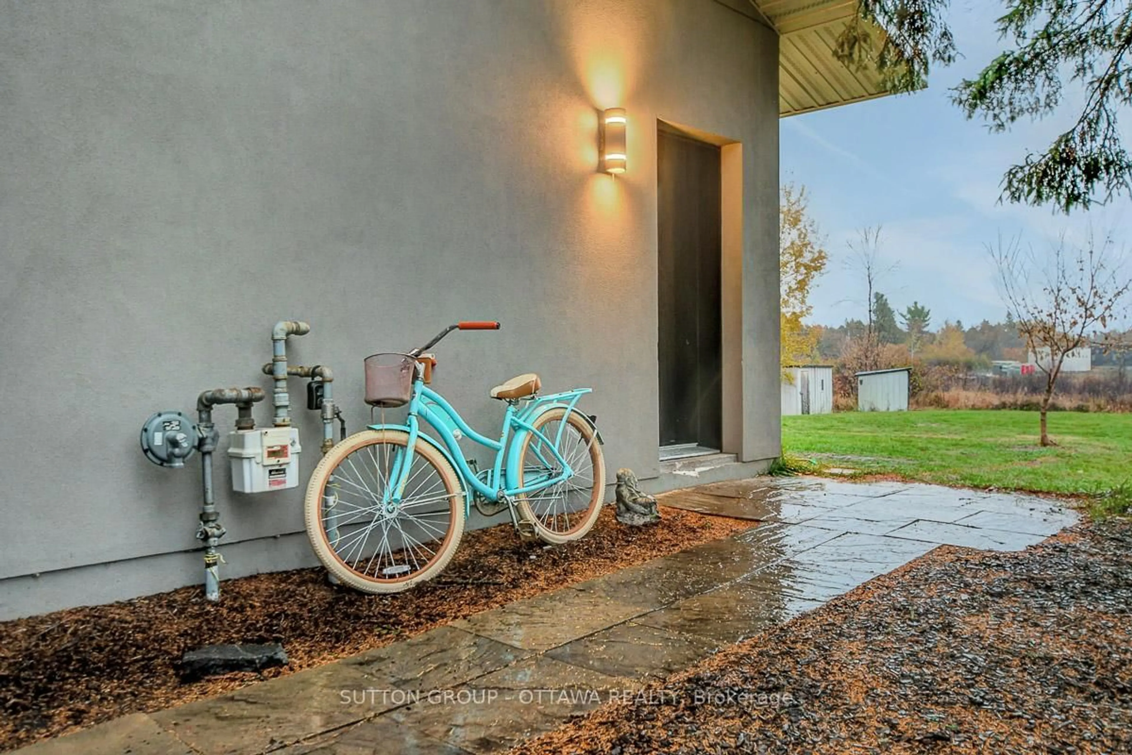 Patio, street for 7844 Bleeks Rd, Ashton Ontario K0A 1B0