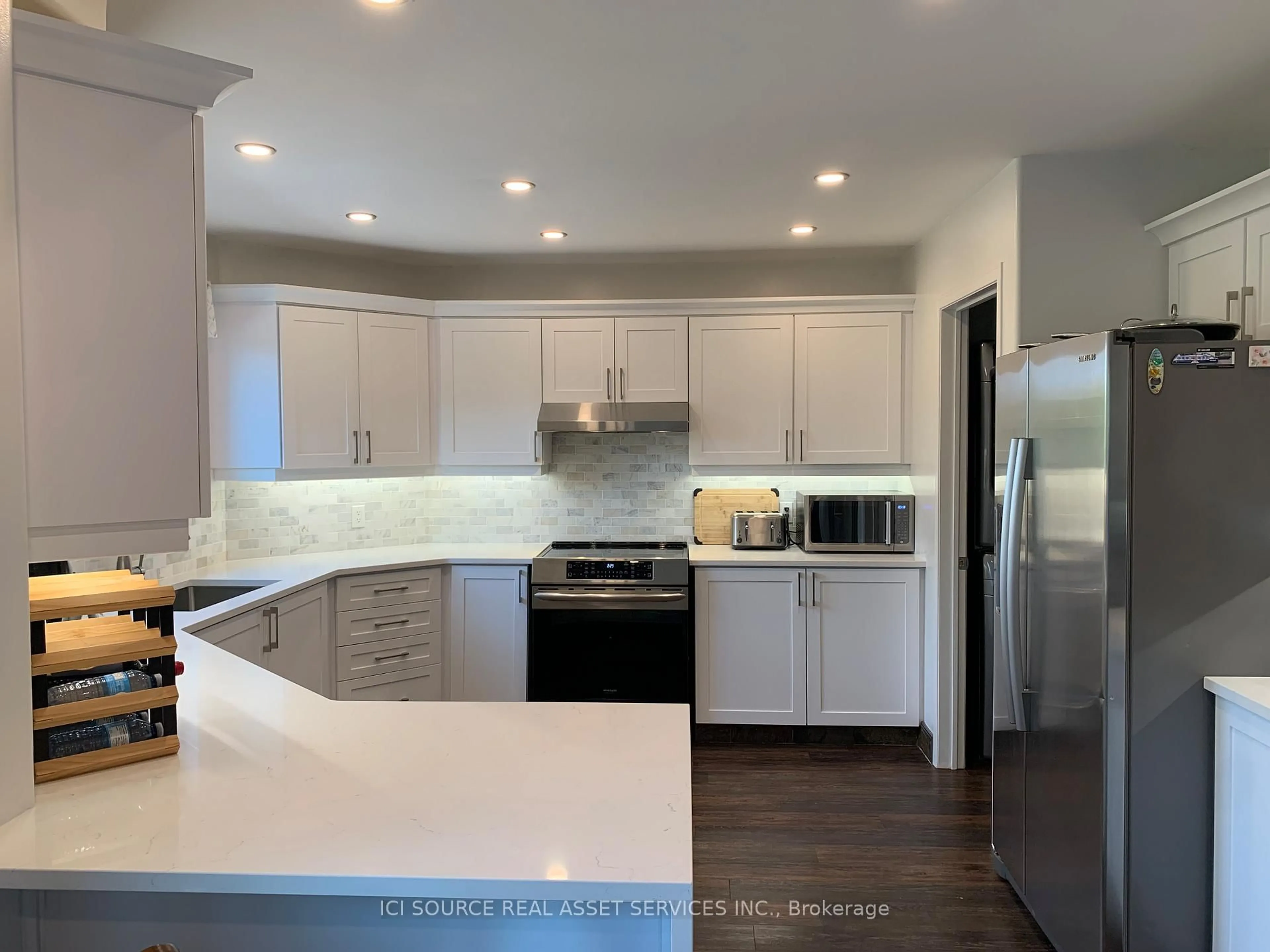 Open concept kitchen, ceramic/tile floor for 260 O'DETTE Rd, Peterborough Ontario K9K 2N8