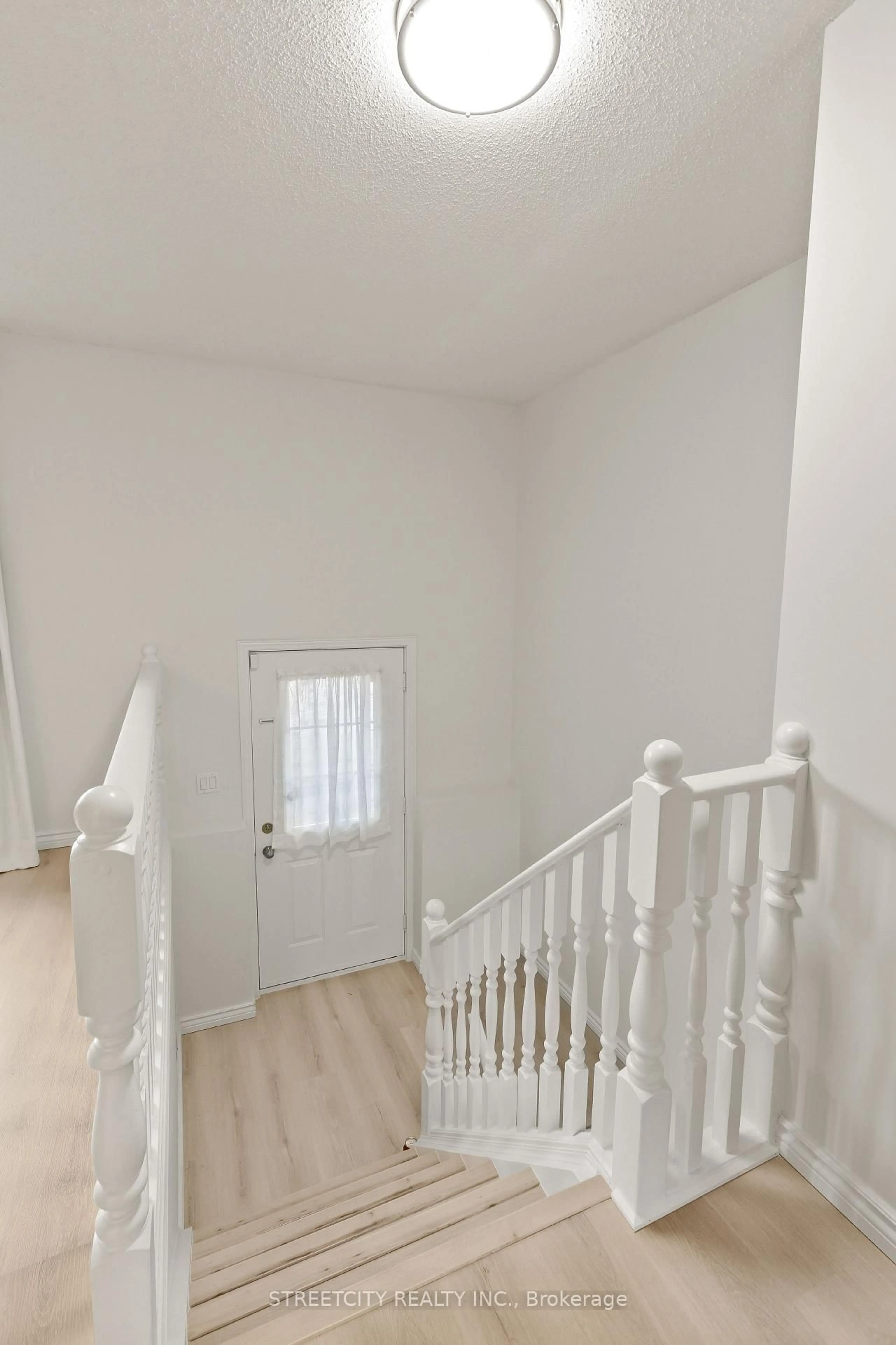 Unknown for 856 Thistledown Way, London North Ontario N6G 4Z8