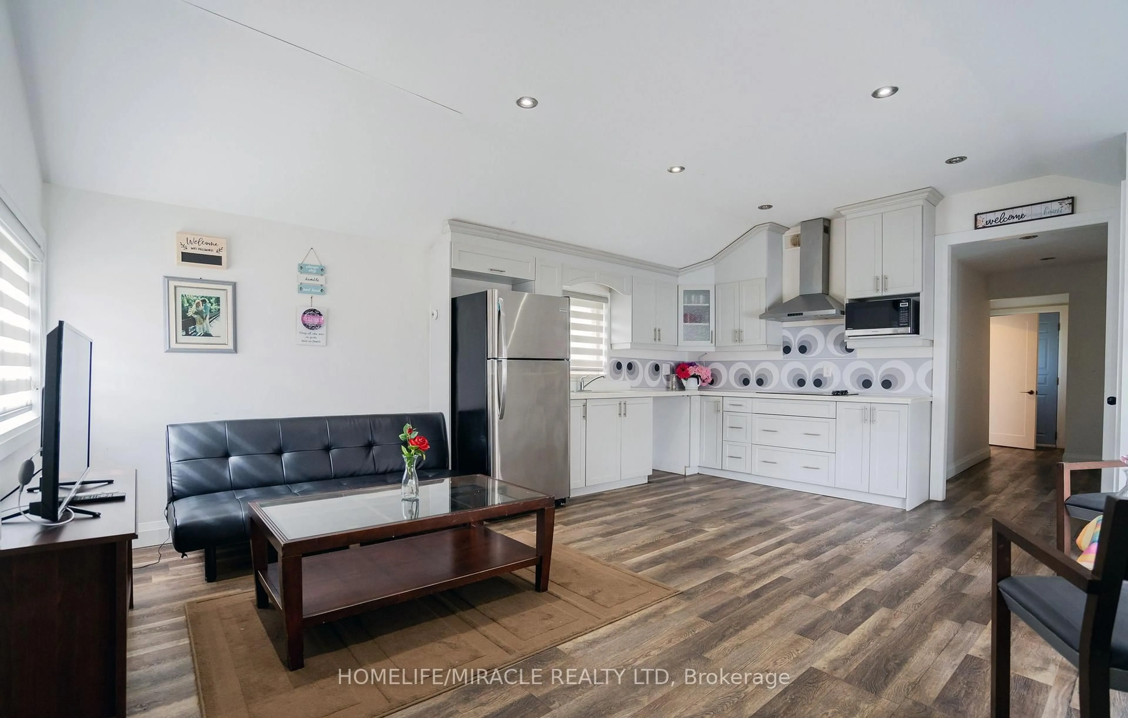 Open concept kitchen, unknown for 6483 Ash St, Niagara Falls Ontario L2G 2H4