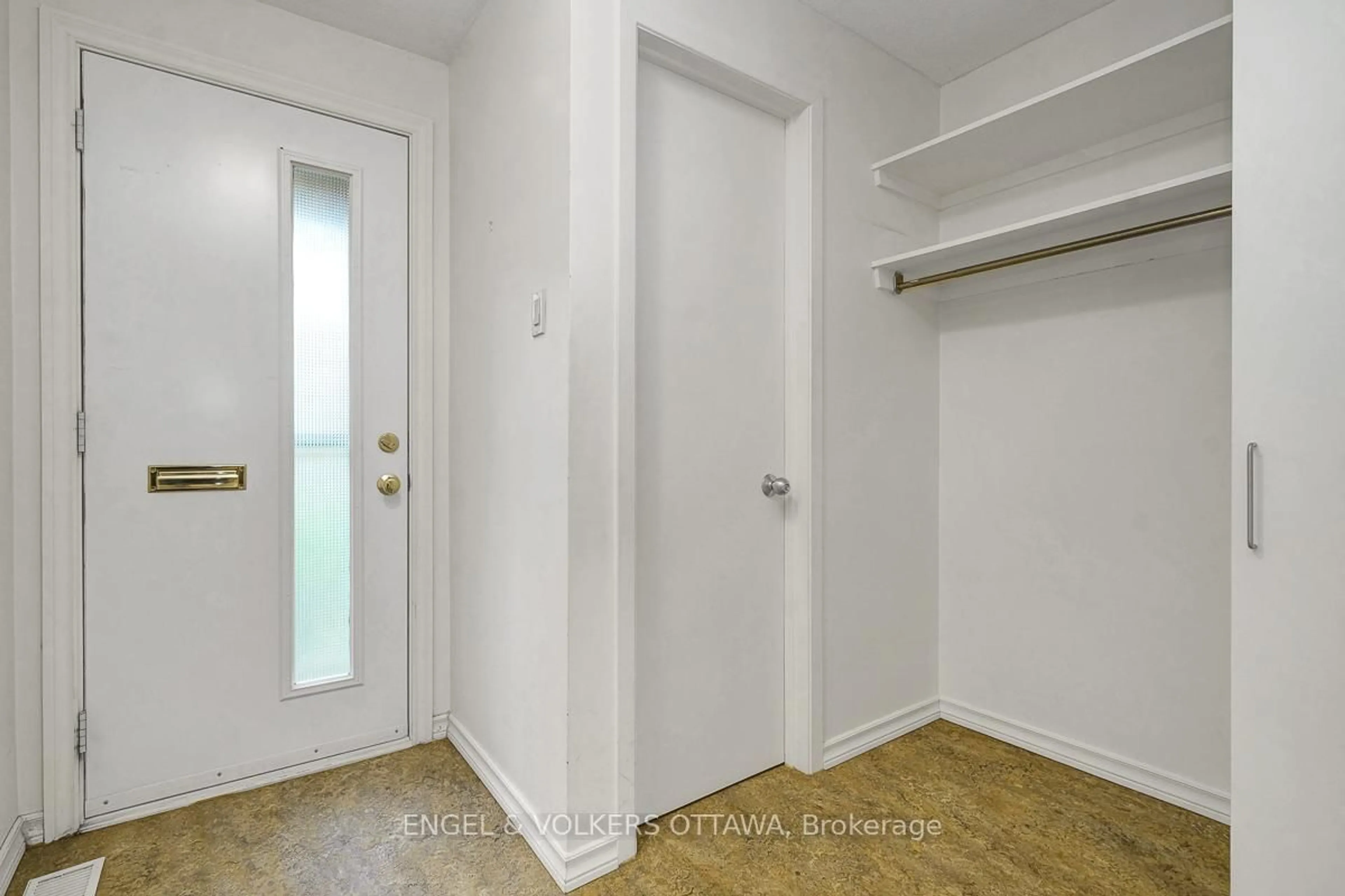 Unknown for 1947 Stonehenge Cres #68, Ottawa Ontario K1B 4N7