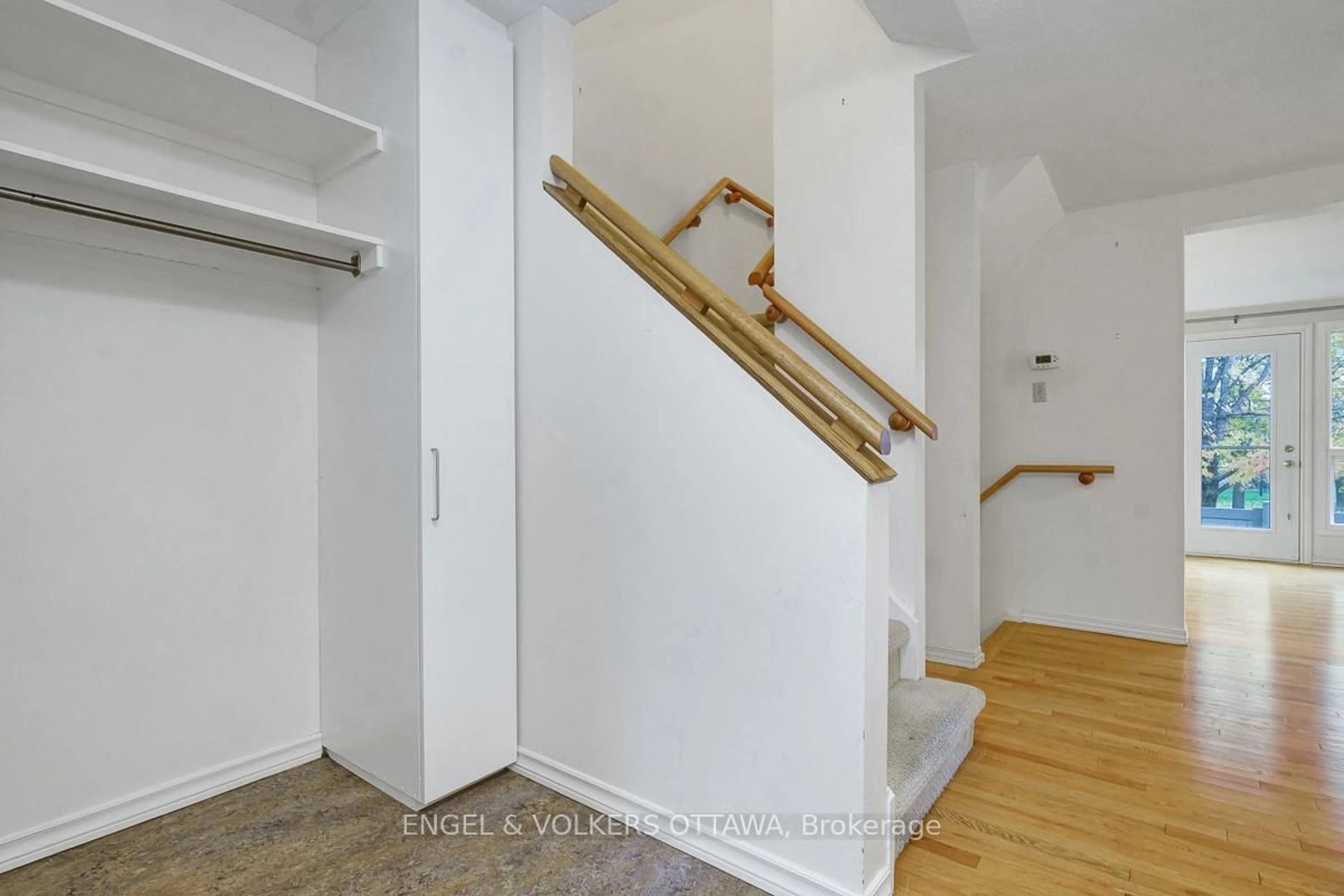 Unknown for 1947 Stonehenge Cres #68, Ottawa Ontario K1B 4N7