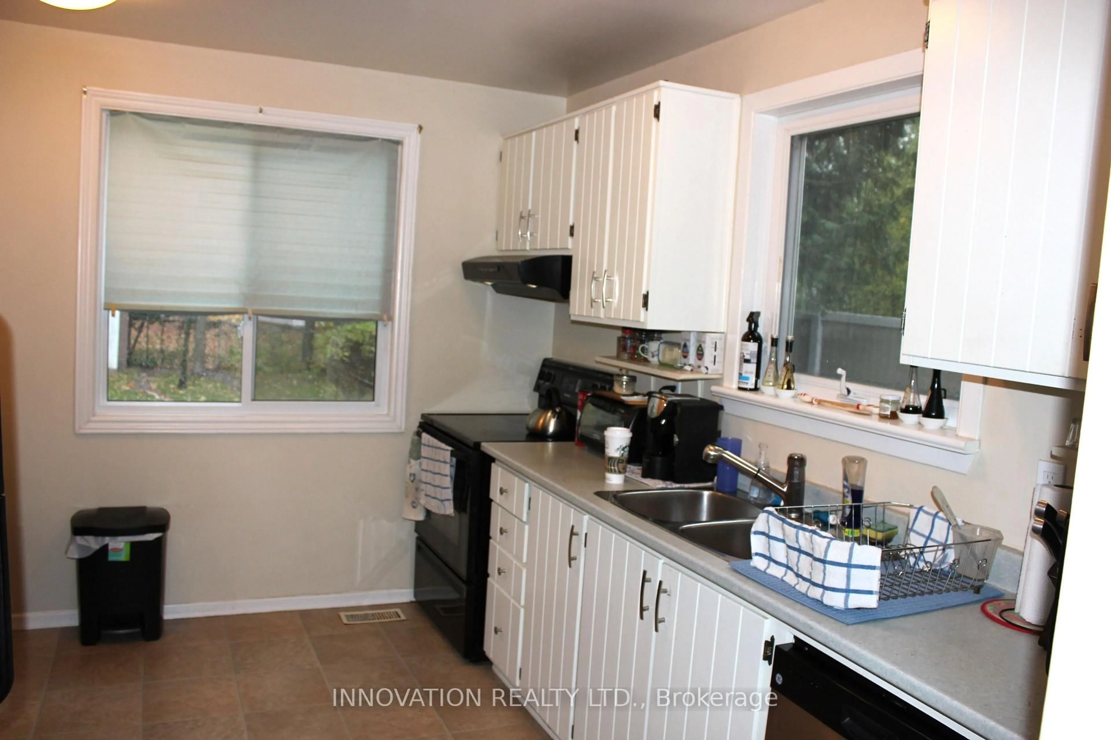 Standard kitchen, unknown for 59 Valewood Cres, Ottawa Ontario K1B 4G1