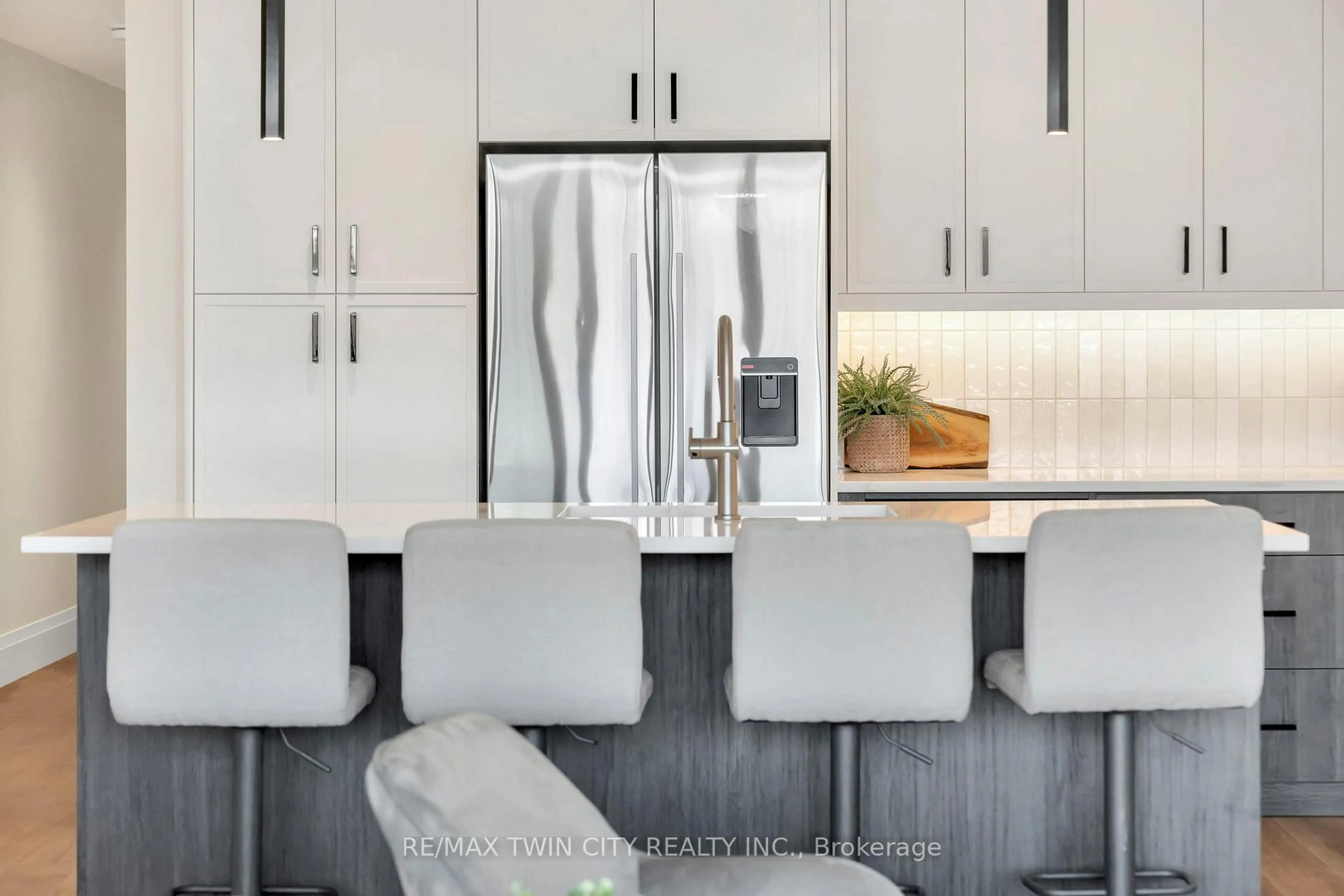 Contemporary kitchen, unknown for 7 Grand River St #203, Brant Ontario N3L 2L9