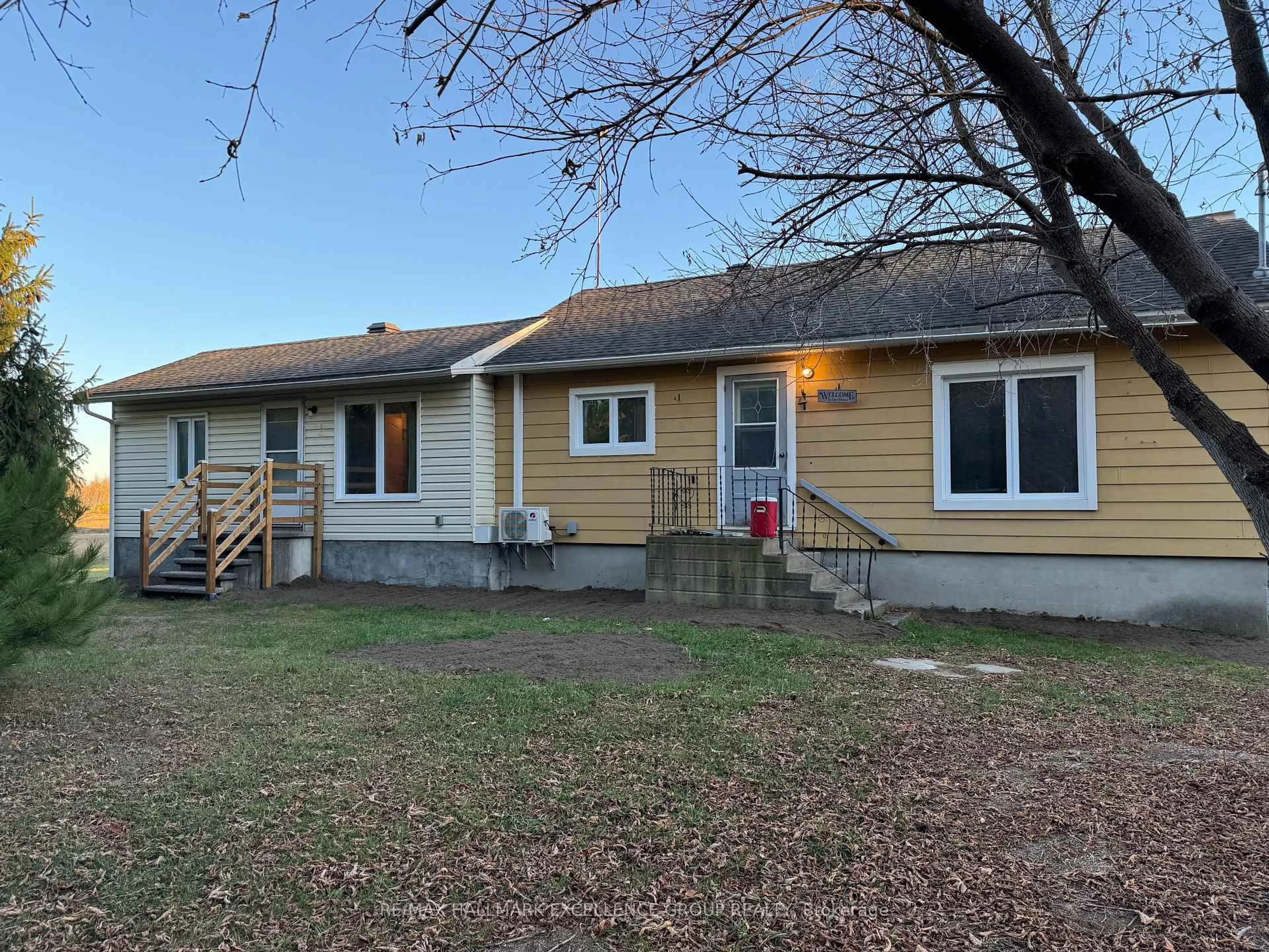 A pic from outside/outdoor area/front of a property/back of a property/a pic from drone, street for 1980 Concession 7 Rd, Alfred and Plantagenet Ontario K0B 1C0
