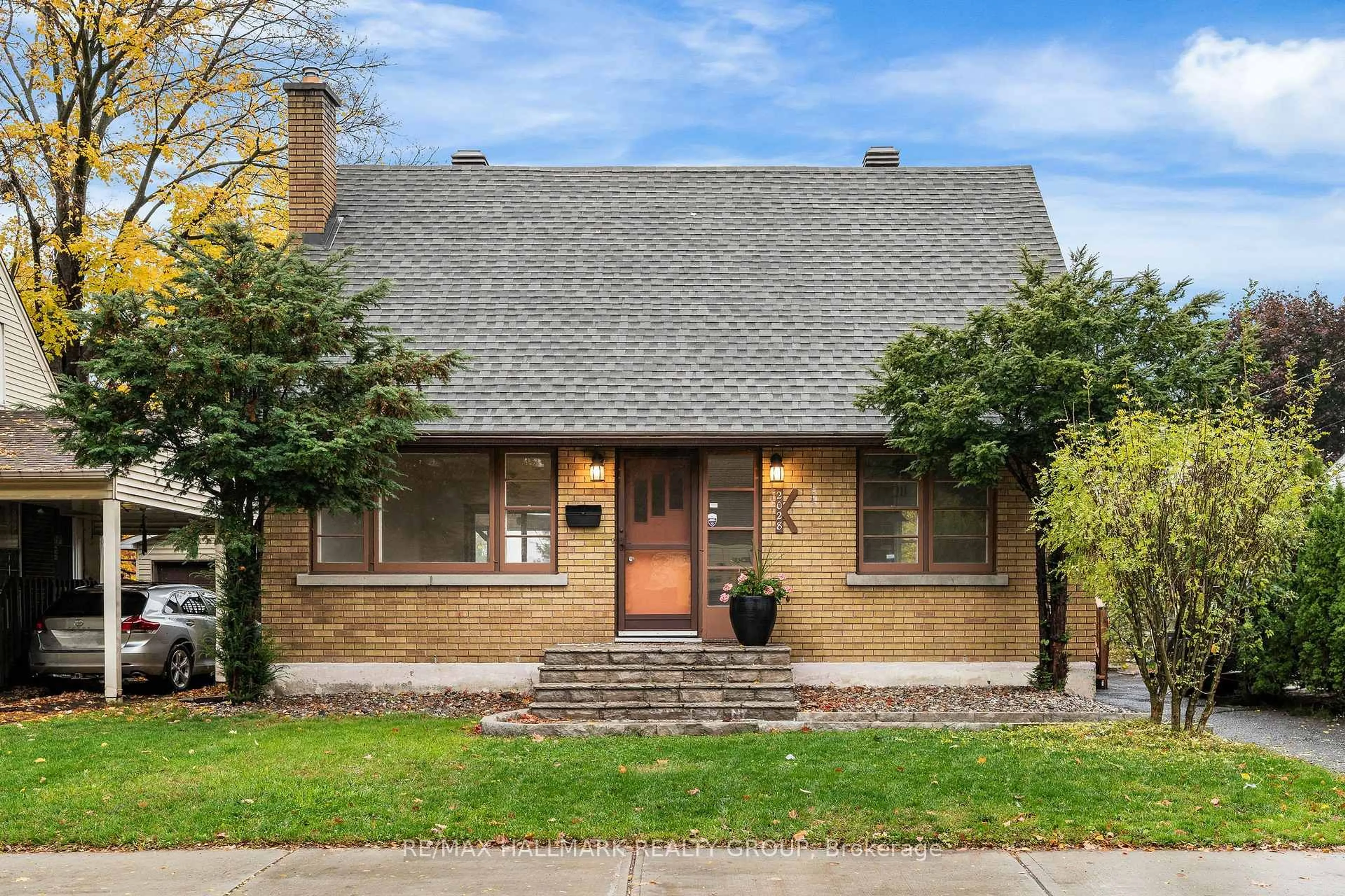 Home with brick exterior material, street for 2028 OTHELLO Ave, Ottawa Ontario K1G 2A6