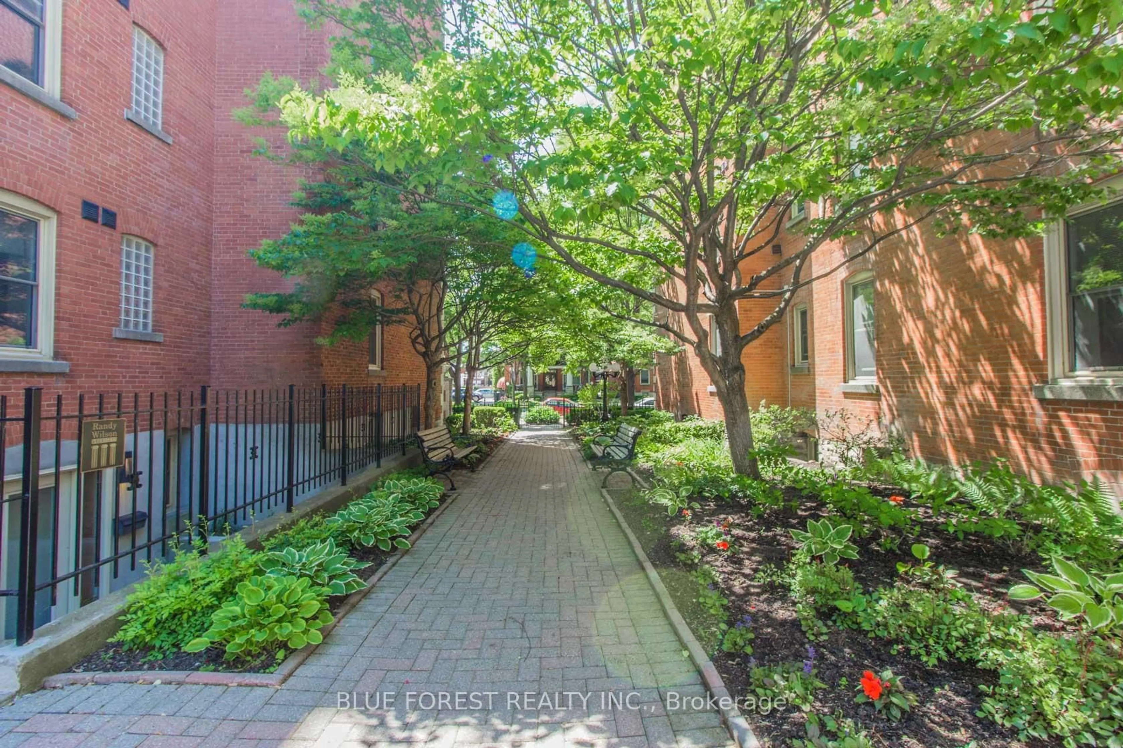 Patio, street for 460 Wellington St #102, London East Ontario N6A 3P8