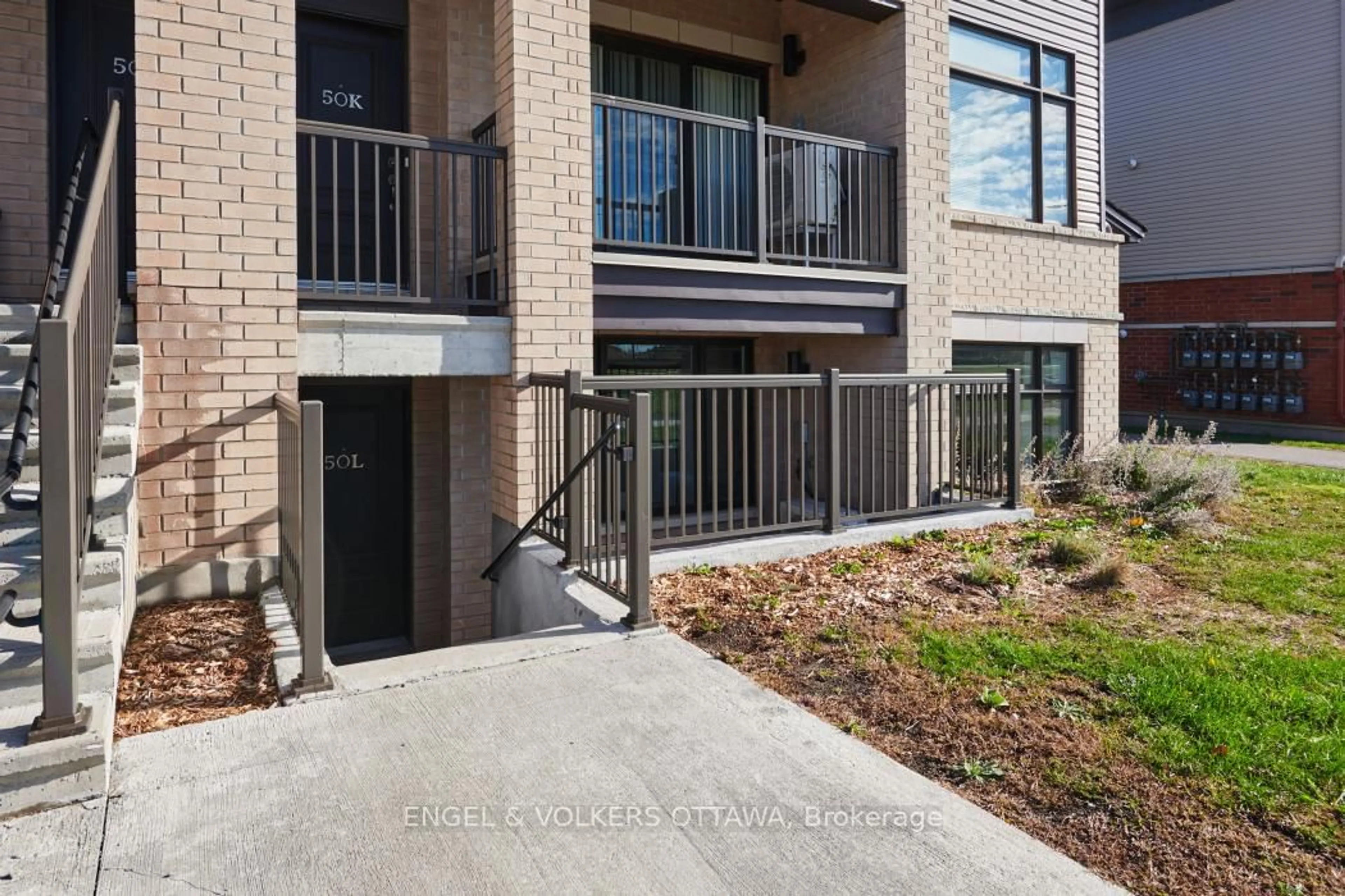 Unknown for 50 Jaguar Private #L, Ottawa Ontario K2V 0J2