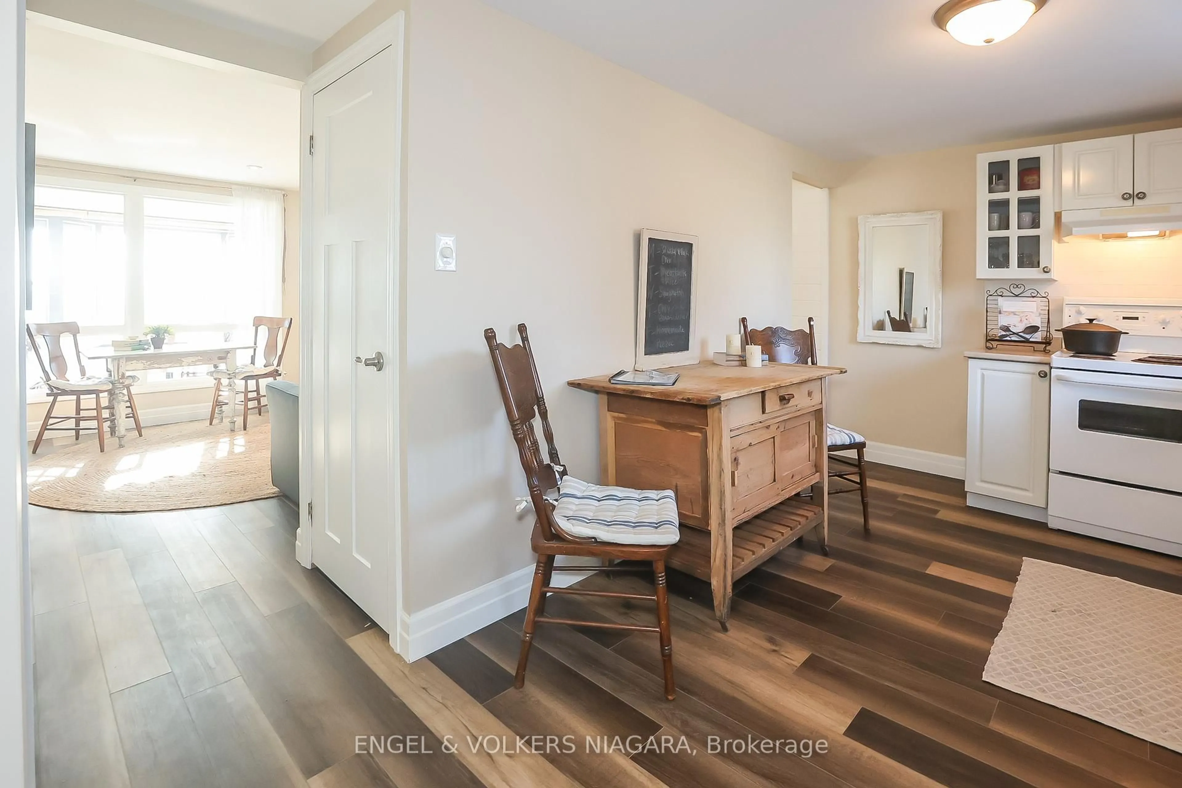 Indoor entryway for 41 Andrew Cres, Goderich Ontario N7A 3X8