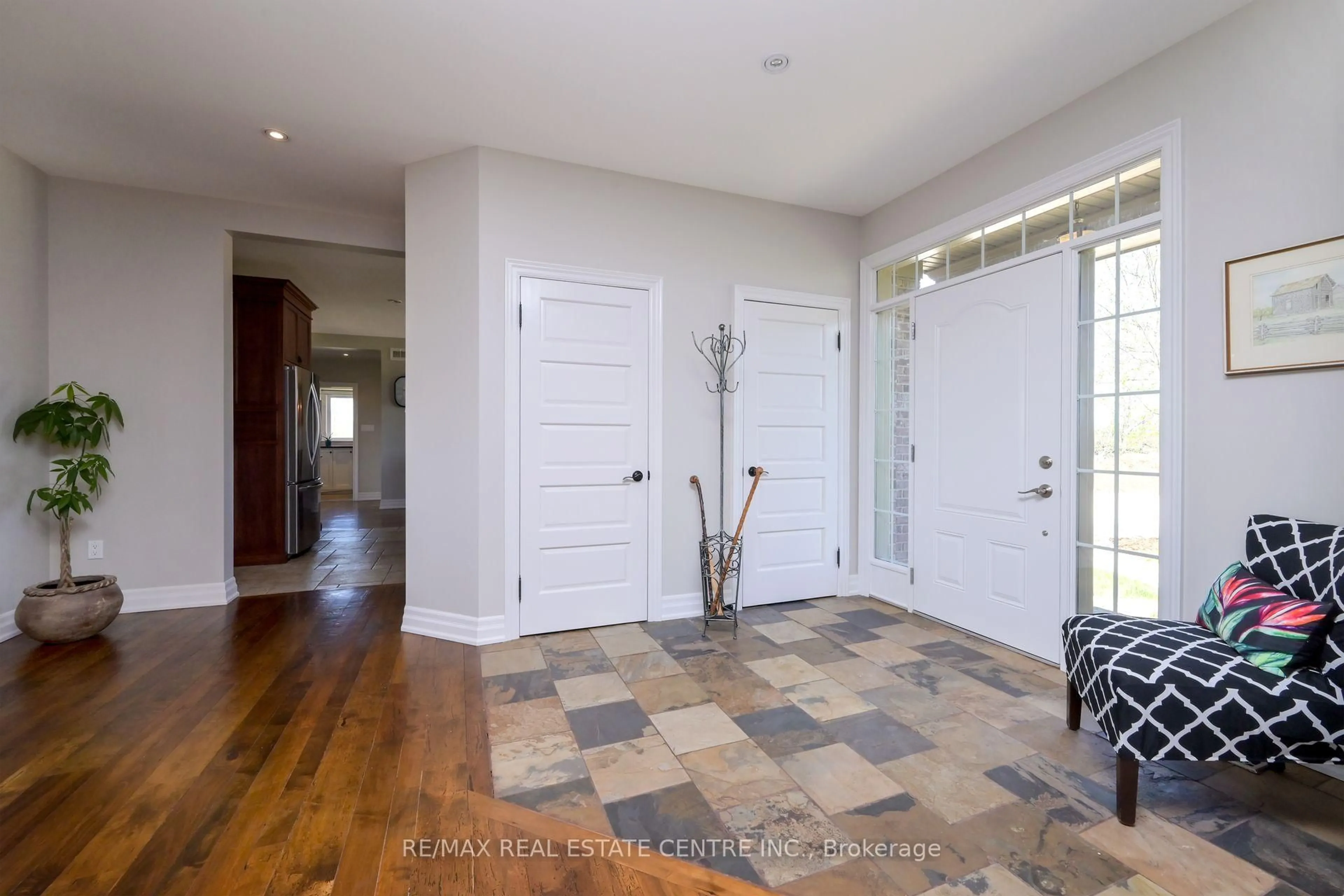 Indoor entryway for 293138 8th Line, Amaranth Ontario L9W 0T6