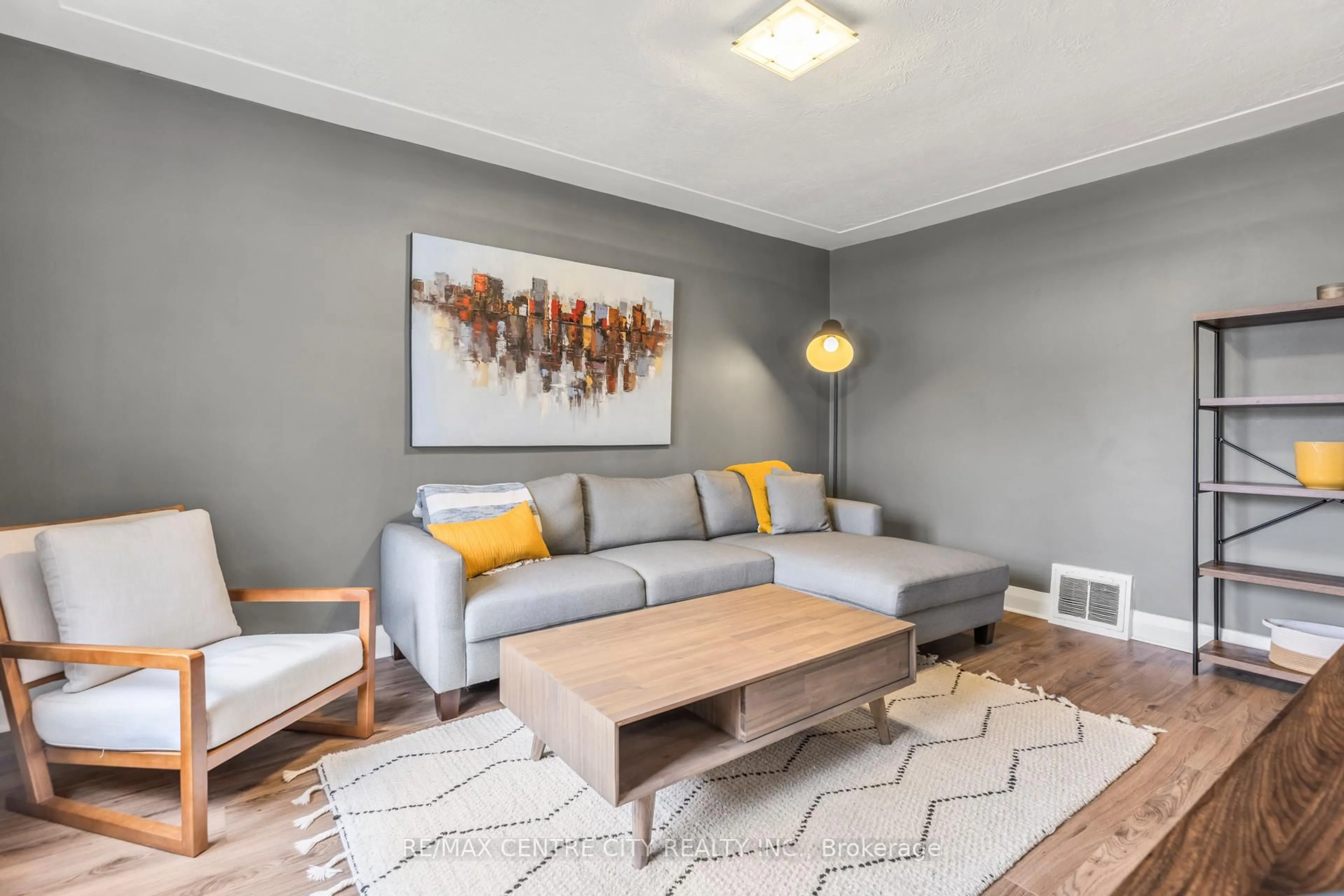 Living room with furniture, unknown for 59 Dakin St St, London East Ontario N5Z 1A4