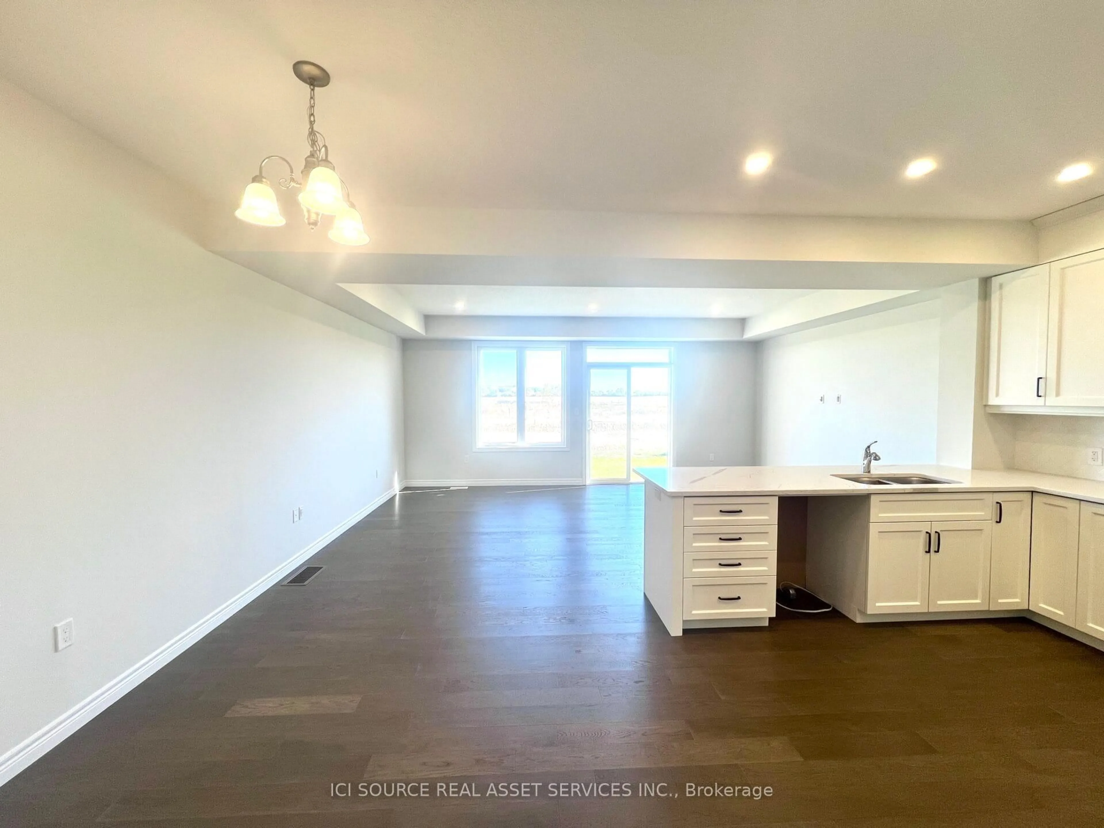 A pic of a room for 264 Tanglewood Dr, Hamilton Ontario L0R 1C0