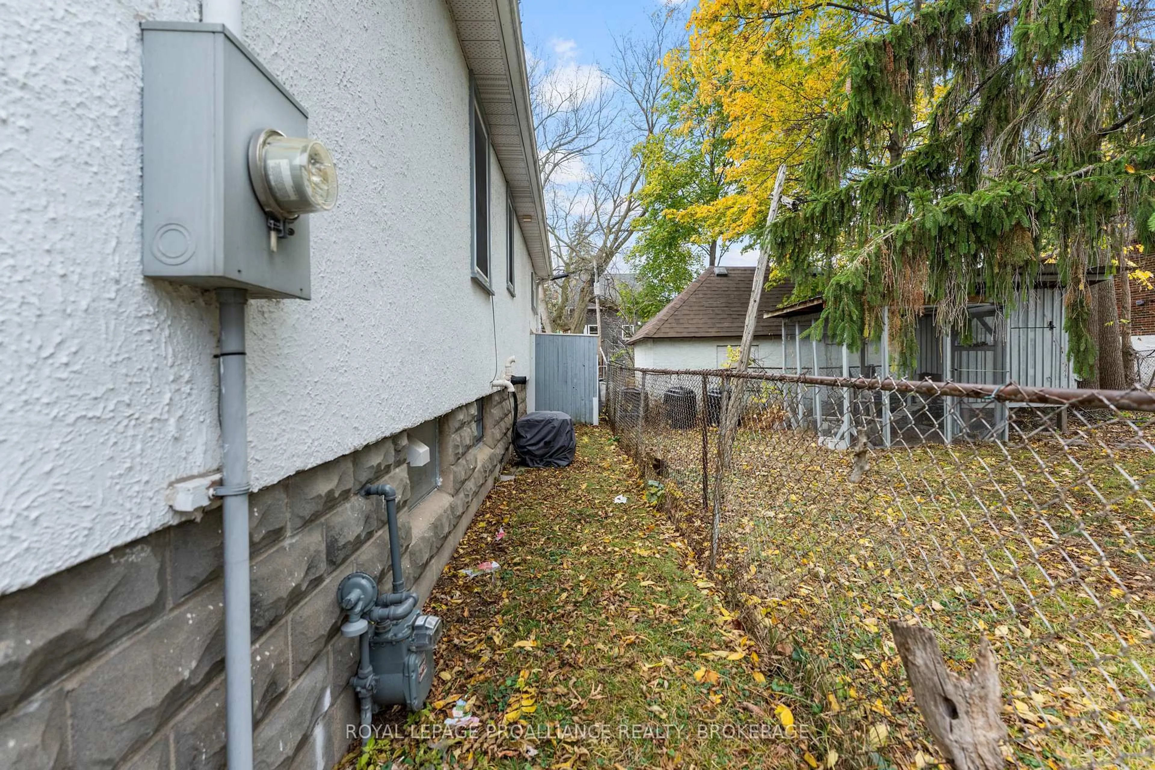 Patio, street for 58 Stanley St, Kingston Ontario K7K 1Y1