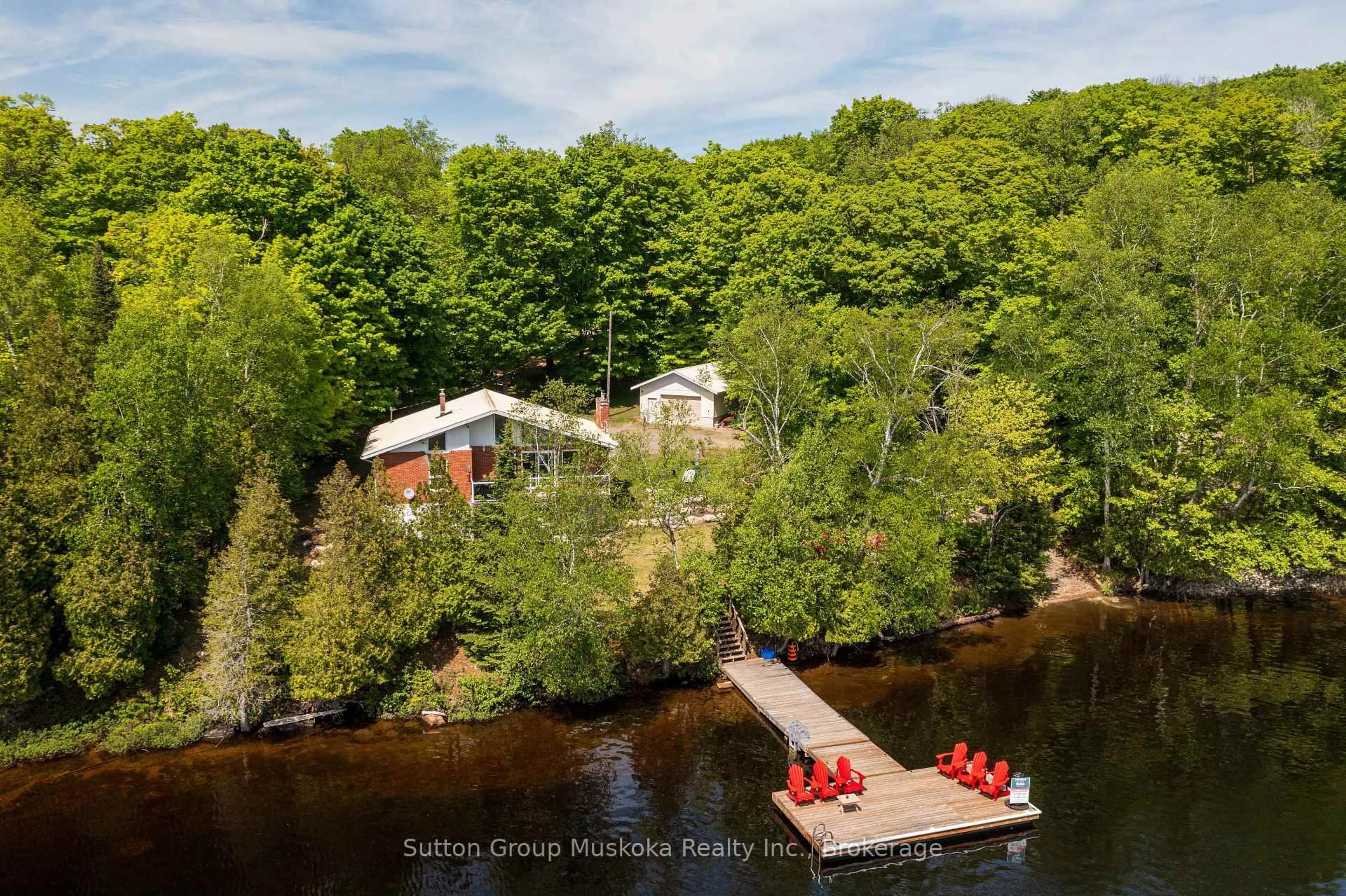 A pic from outside/outdoor area/front of a property/back of a property/a pic from drone, water/lake/river/ocean view for 562 and 568 East Waseosa Lake Rd, Huntsville Ontario P1H 2J4