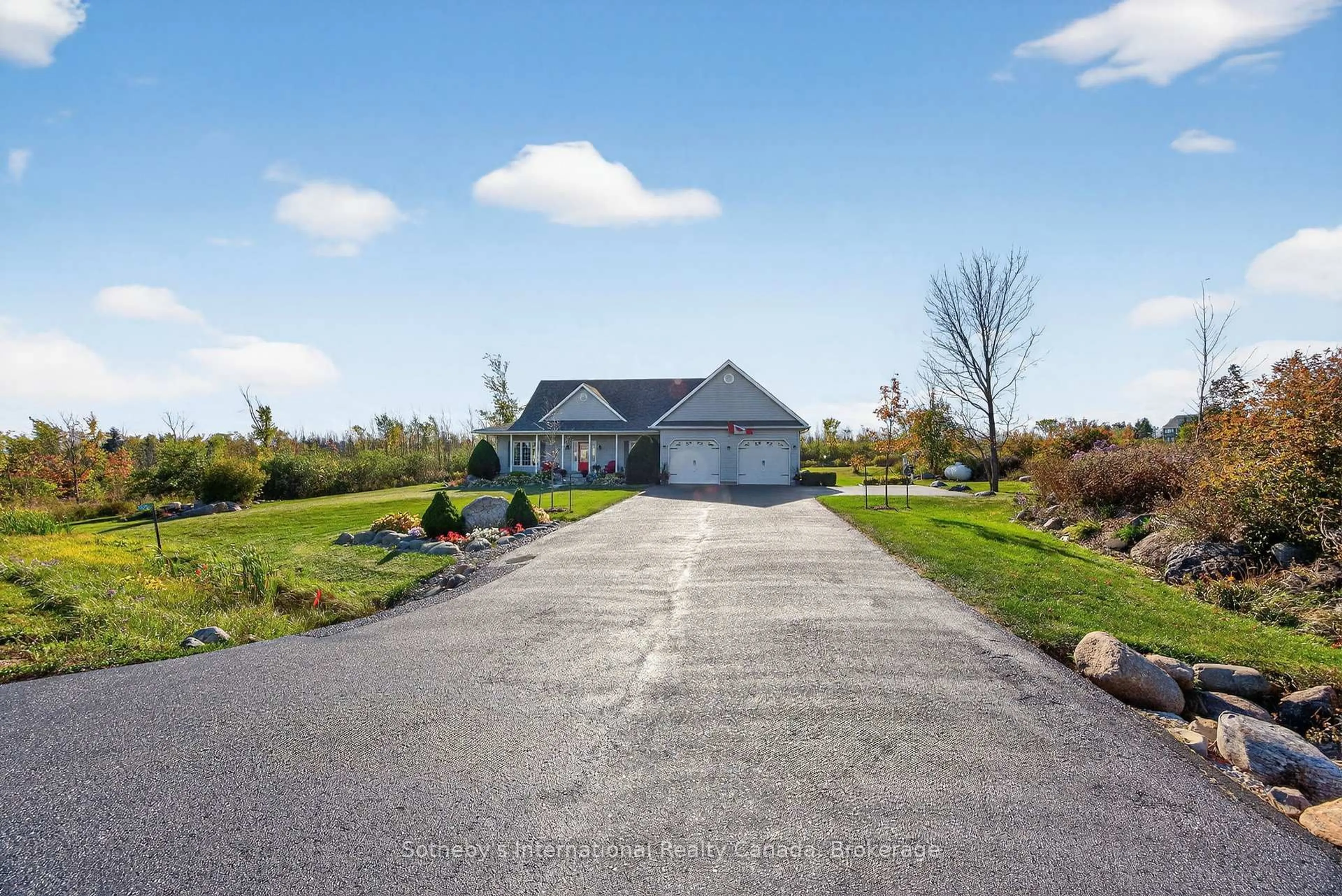A pic from outside/outdoor area/front of a property/back of a property/a pic from drone, unknown for 108 Ridgecrest Lane, Meaford Ontario N0H 2P0