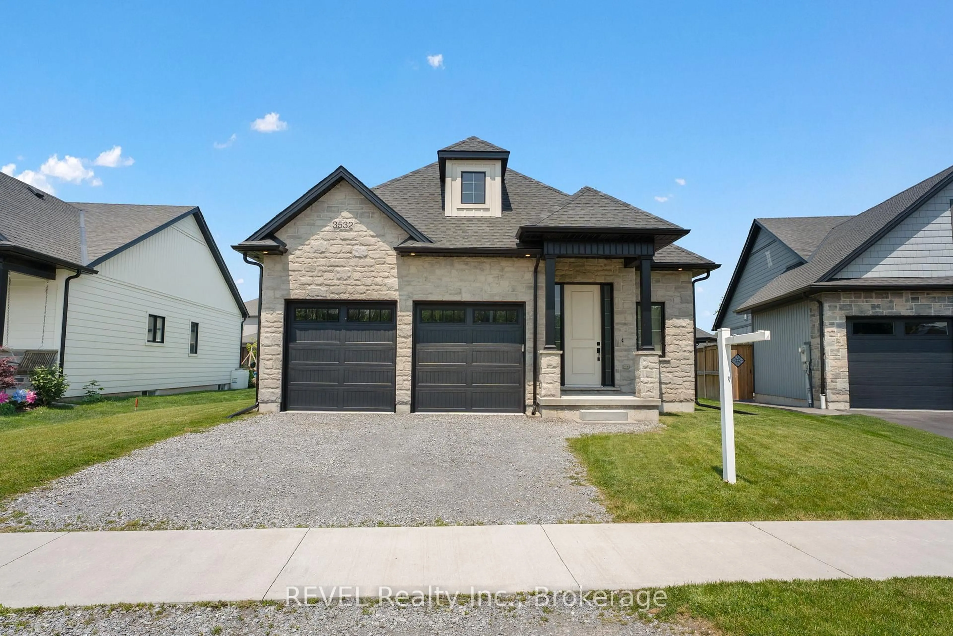 Home with brick exterior material, street for 3532 Canfield Cres, Fort Erie Ontario L0S 1S0