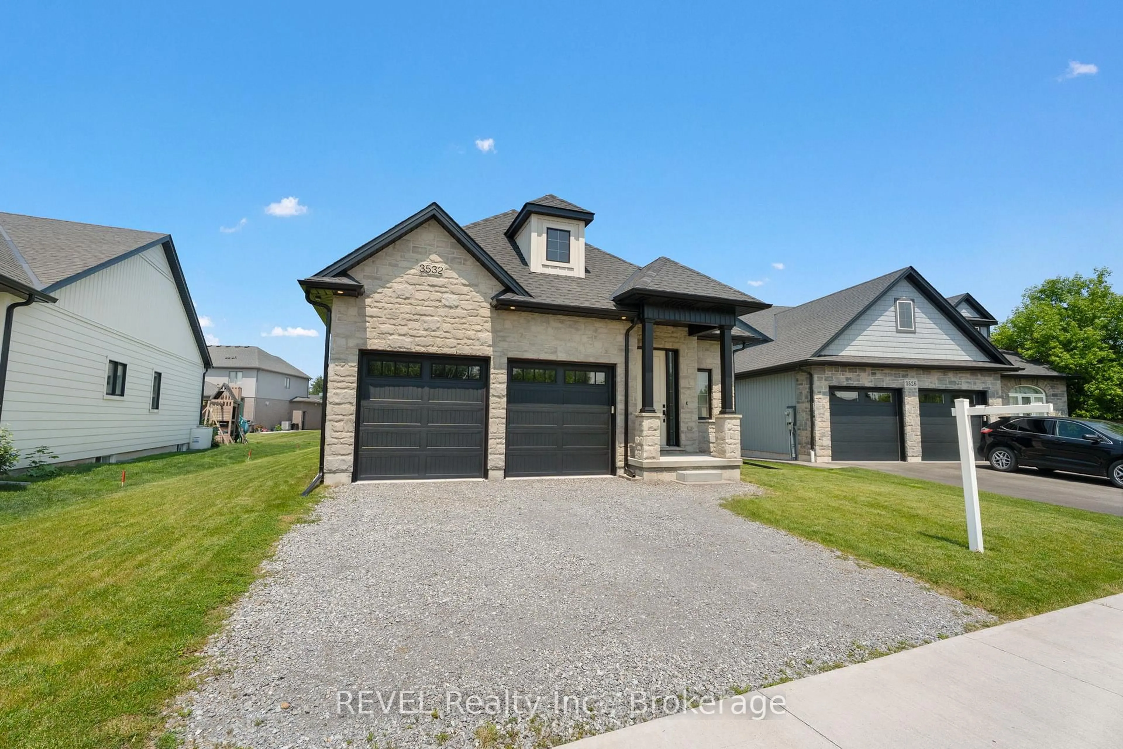 Home with brick exterior material, street for 3532 Canfield Cres, Fort Erie Ontario L0S 1S0