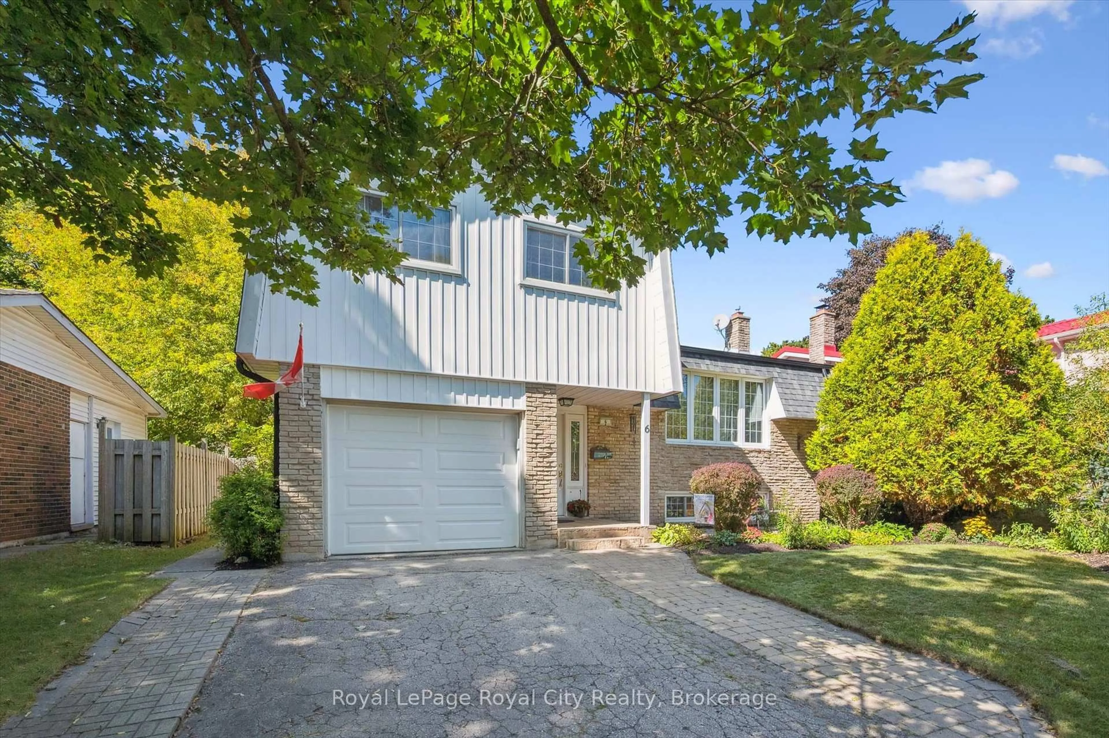 A pic from outside/outdoor area/front of a property/back of a property/a pic from drone, street for 6 Fairmeadow Dr, Guelph Ontario N1H 6X3