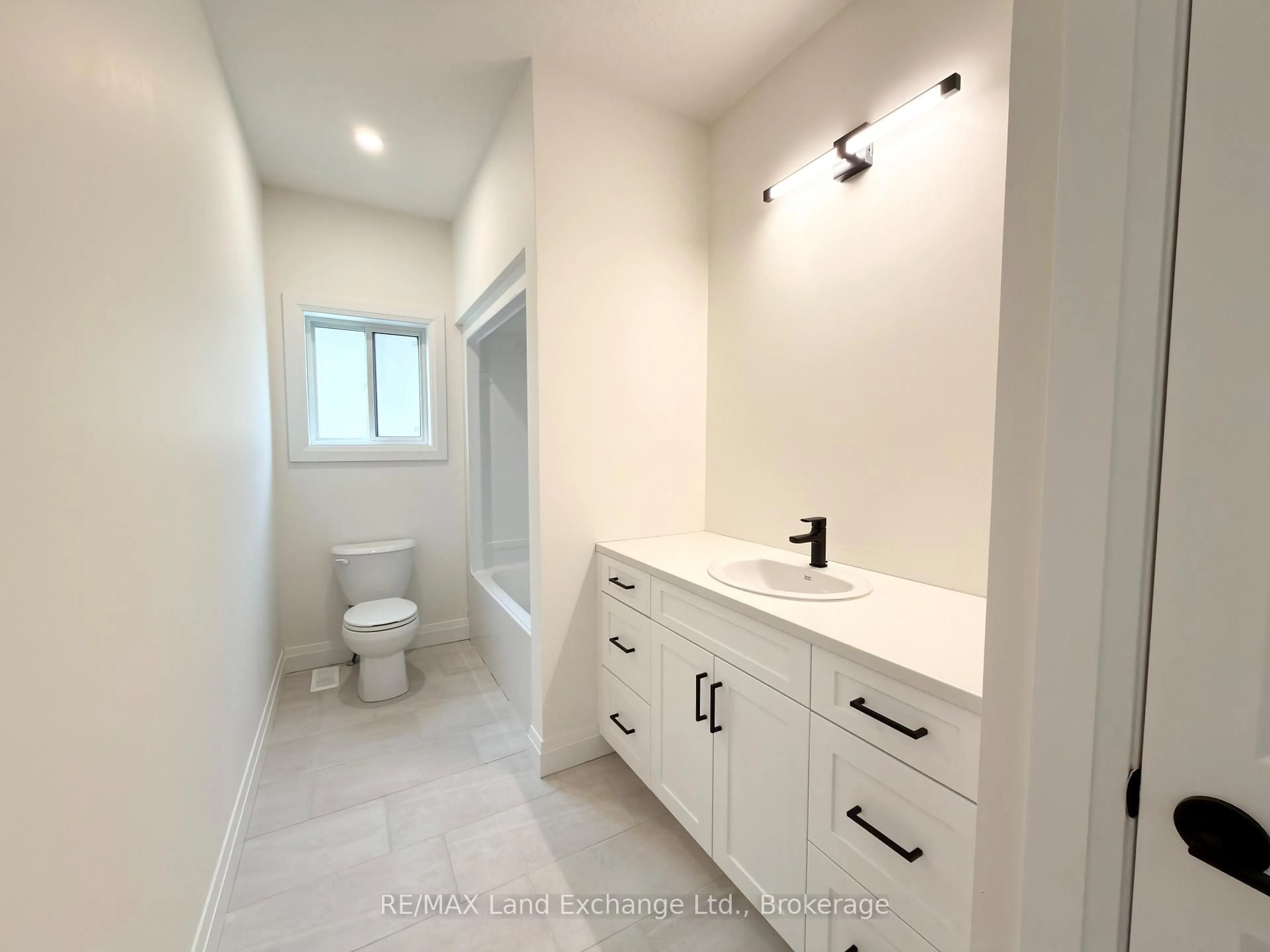 Unknown for 151 WESTLINKS Dr, Saugeen Shores Ontario N0H 2C3