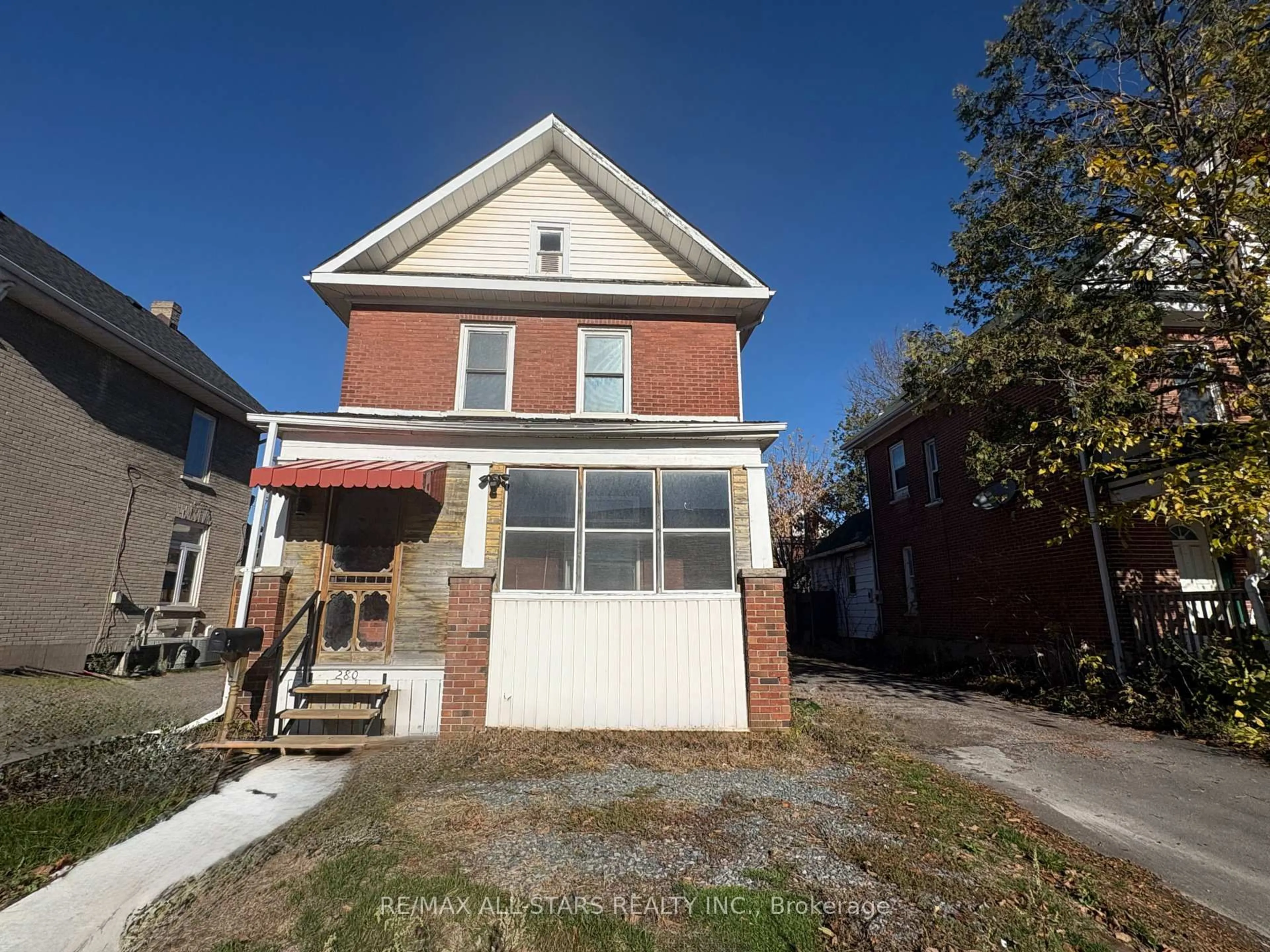 Home with brick exterior material, street for 280 Lansdowne St, Peterborough Ontario K9J 1Y8