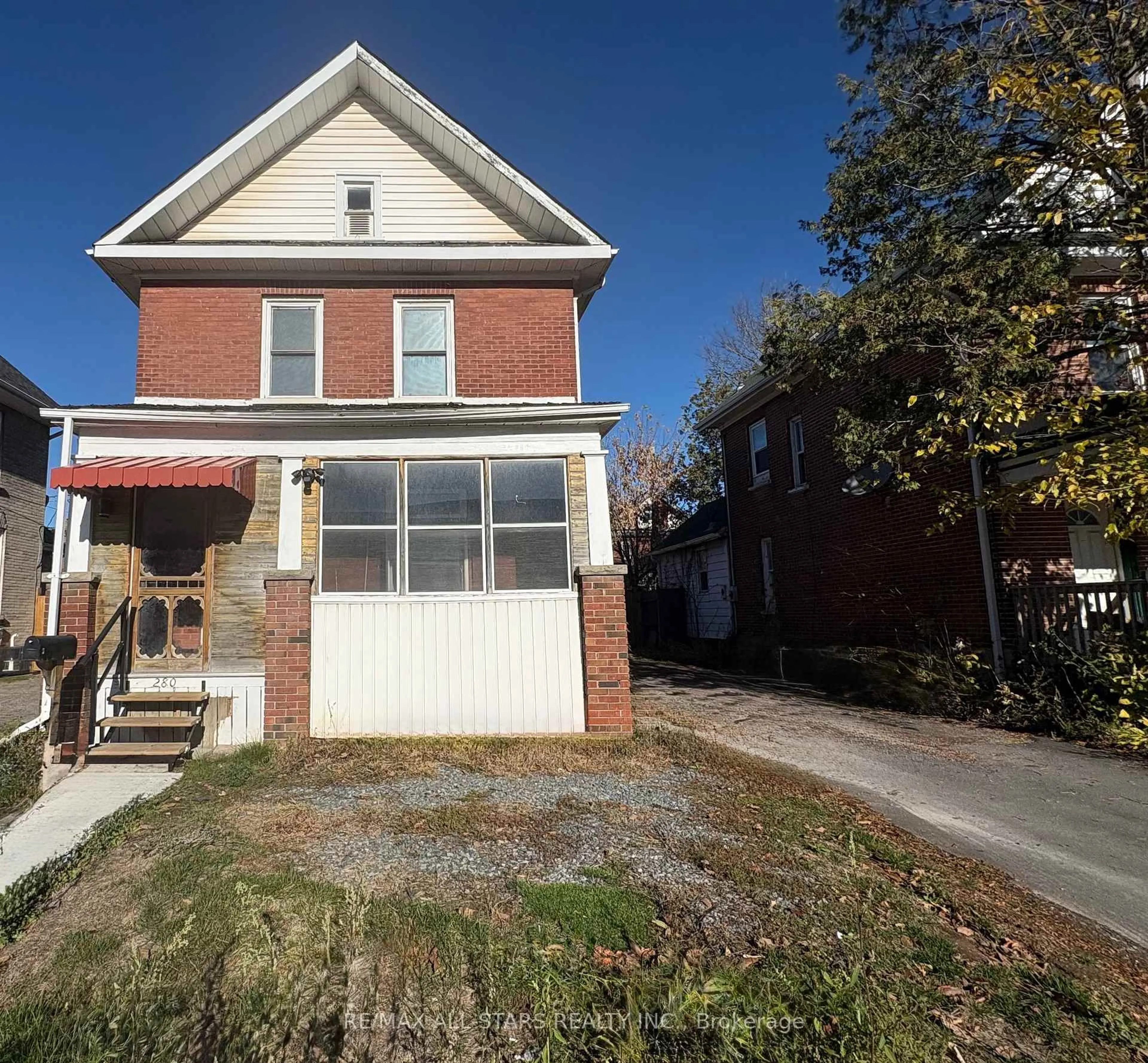 Home with brick exterior material, street for 280 Lansdowne St, Peterborough Ontario K9J 1Y8