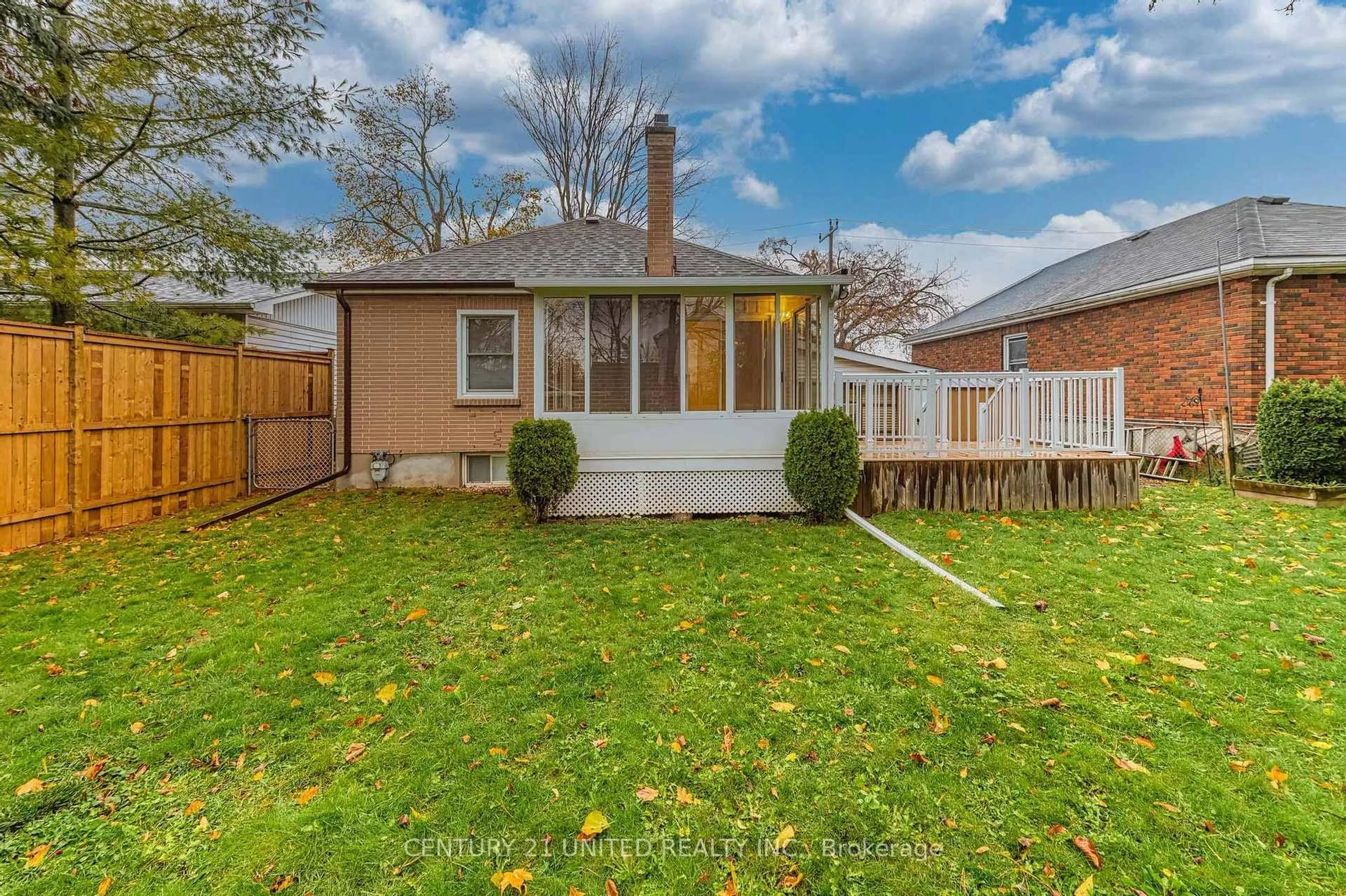 Unknown for 835 Barnardo Ave, Peterborough Ontario K9H 5W1