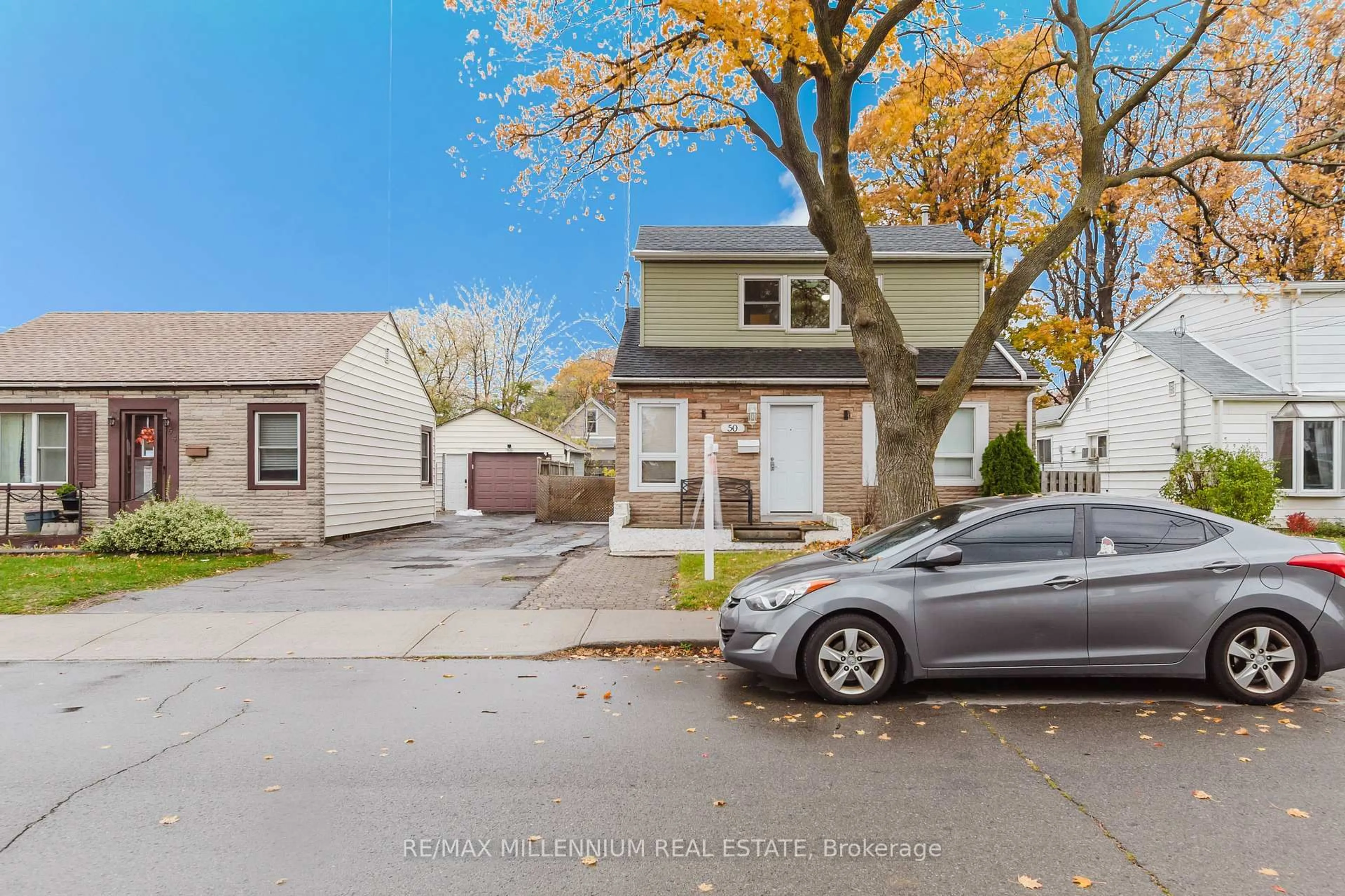 A pic from outside/outdoor area/front of a property/back of a property/a pic from drone, street for 50 East 33rd St, Hamilton Ontario L8V 3T1