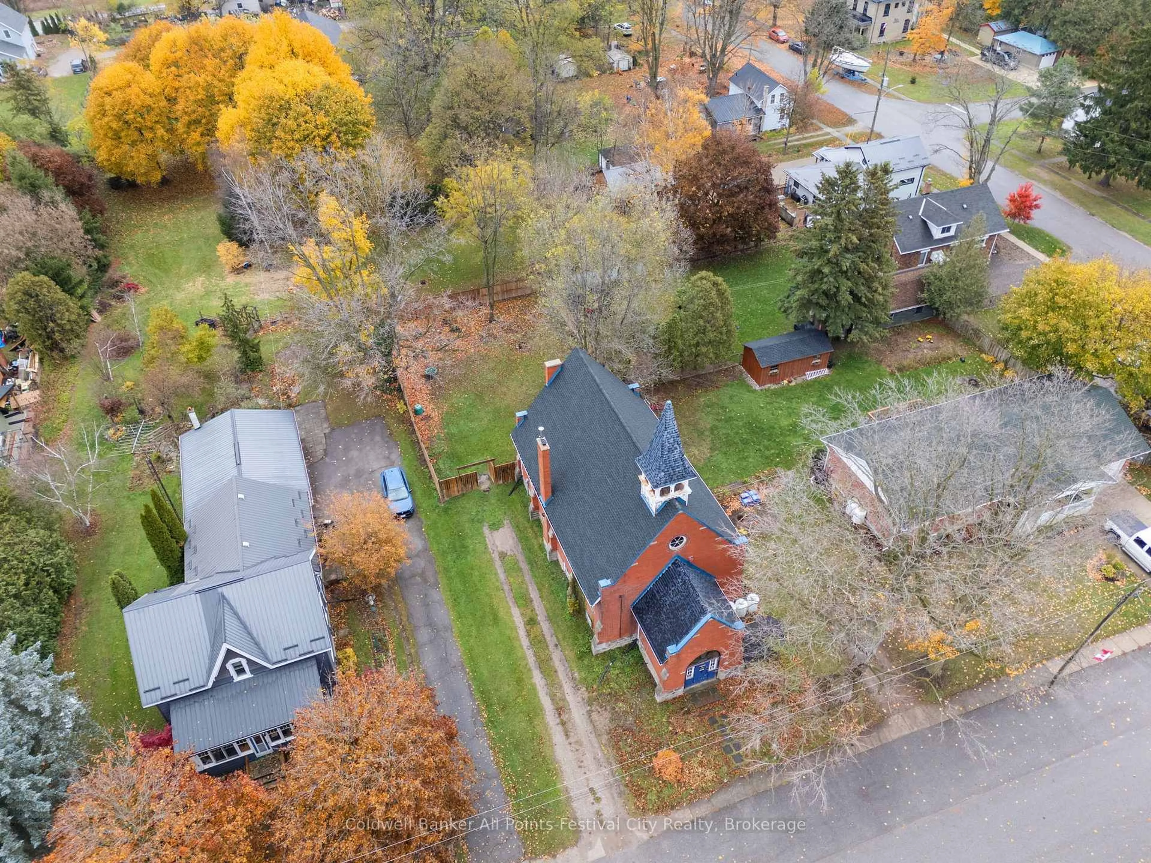 A pic from outside/outdoor area/front of a property/back of a property/a pic from drone, street for 112 Goderich St, Ashfield-Colborne-Wawanosh Ontario N0M 1E0