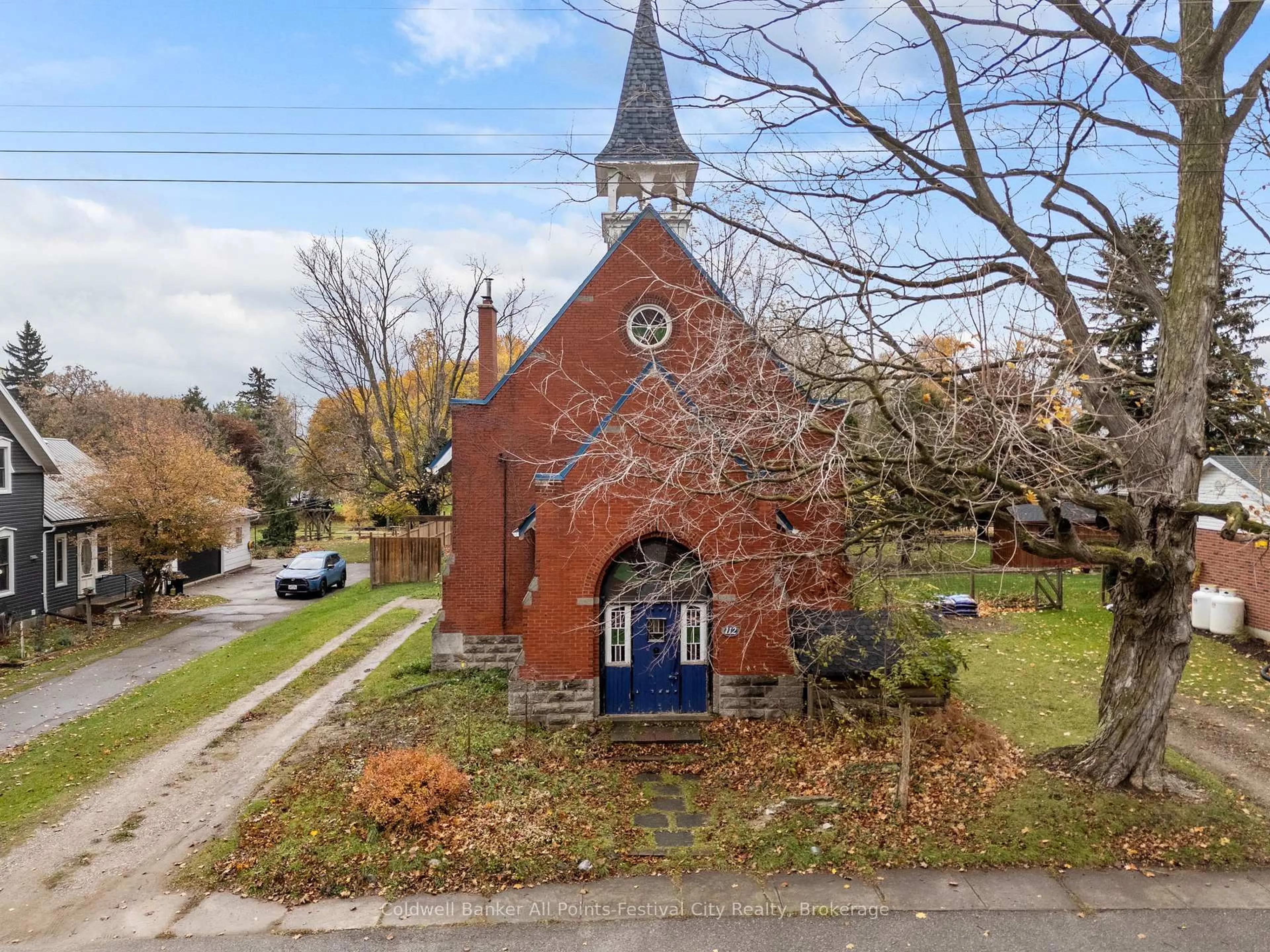 A pic from outside/outdoor area/front of a property/back of a property/a pic from drone, street for 112 Goderich St, Ashfield-Colborne-Wawanosh Ontario N0M 1E0