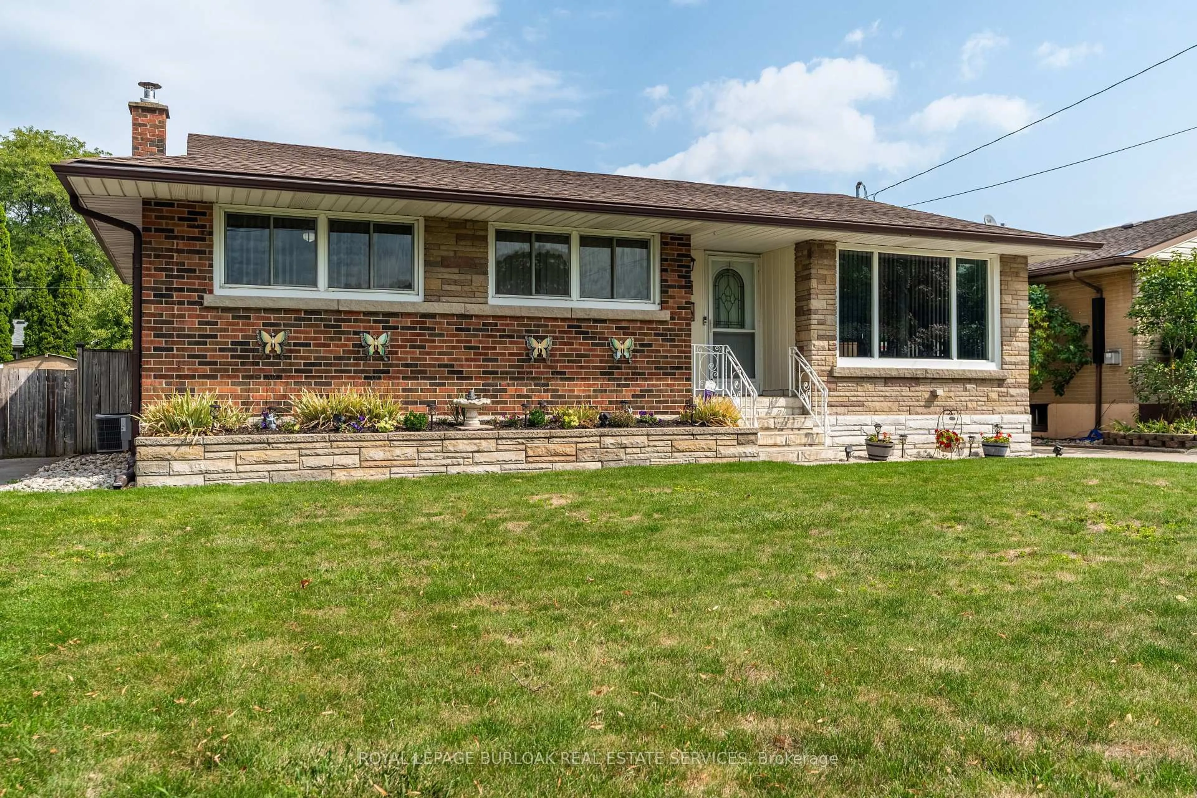 Home with brick exterior material, street for 7 Kenwood Cres, Hamilton Ontario L8T 1W3