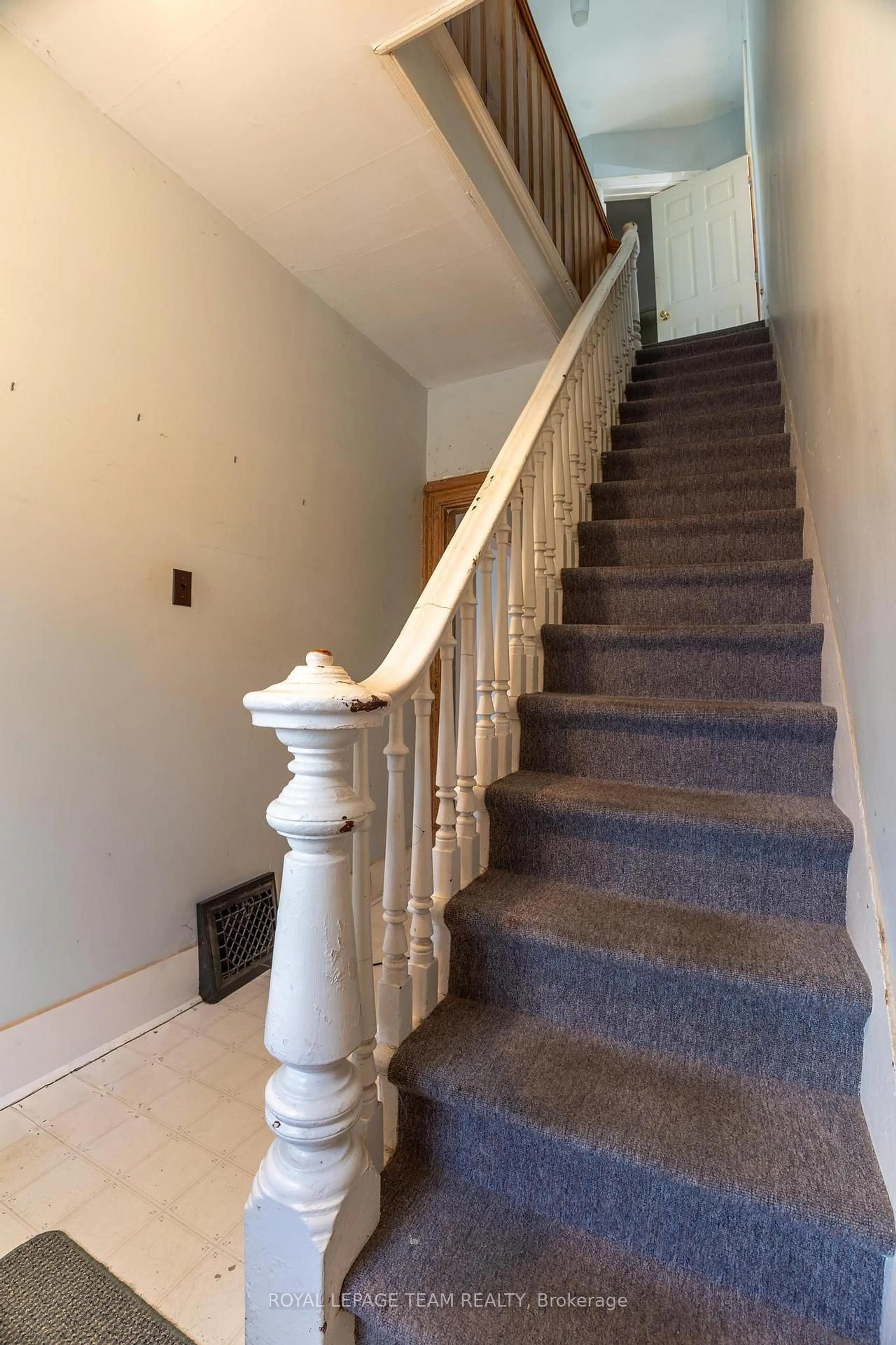 Stairs for 31 Daniel St, Arnprior Ontario K7S 2K6